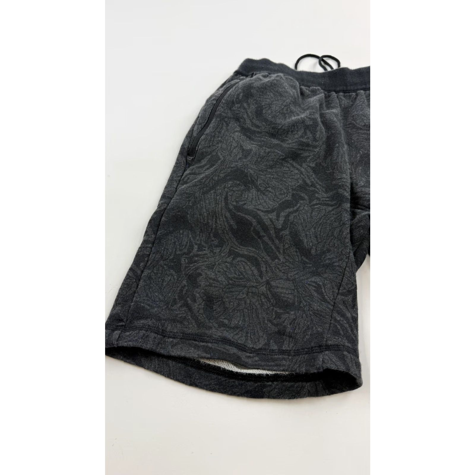 Adidas Adidas Shorts Mens Medium Black Gray Floral Pattern Drawstring Athletic Gym Size US 31 - 2 Thumbnail