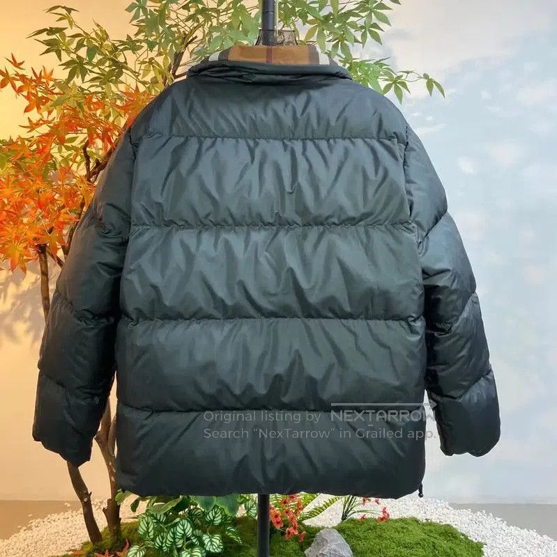 Burberry Burberry Women's Black Nylon Down Jacket. Size M / US 6-8 / IT 42-44 - 2 Thumbnail