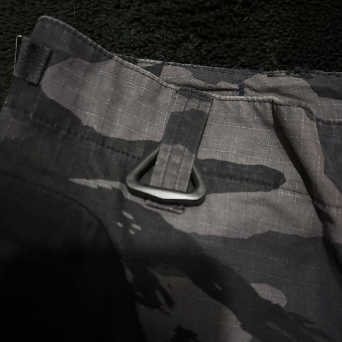 Undercover AW03 - "Paperdoll" "Bush / Bin Laden" Camo Cargo Pants Size US 32 / EU 48 - 2 Thumbnail
