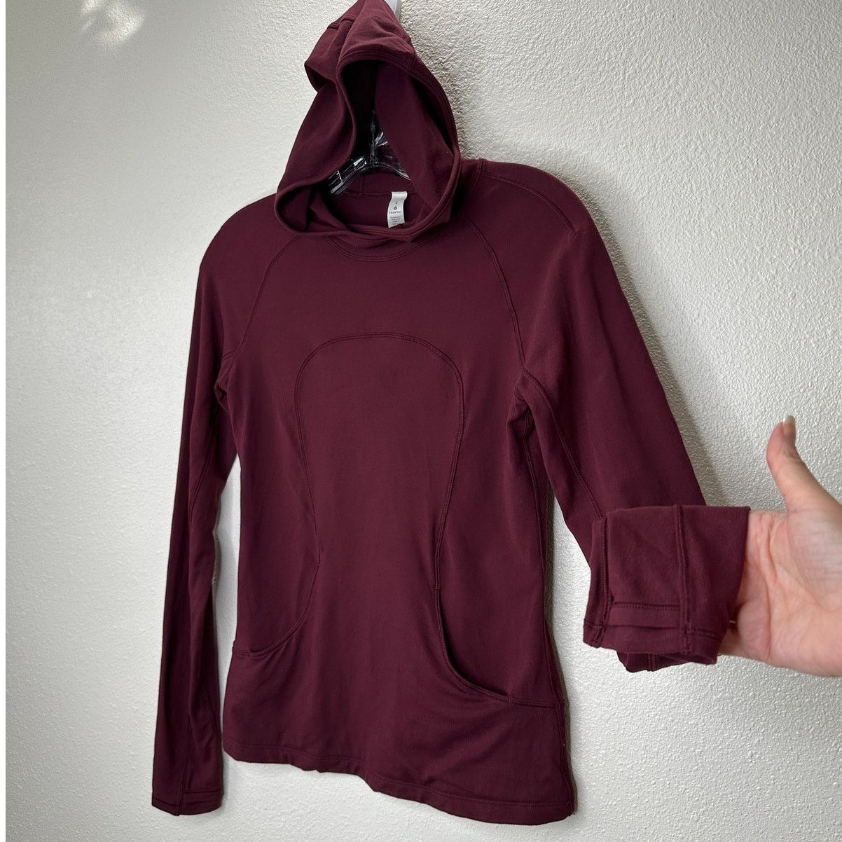 Lululemon Lululemon Burgundy Long Sleeve Front Pocket Hooded Shirt 4 Size S / US 4 / IT 40 - 1 Thumbnail
