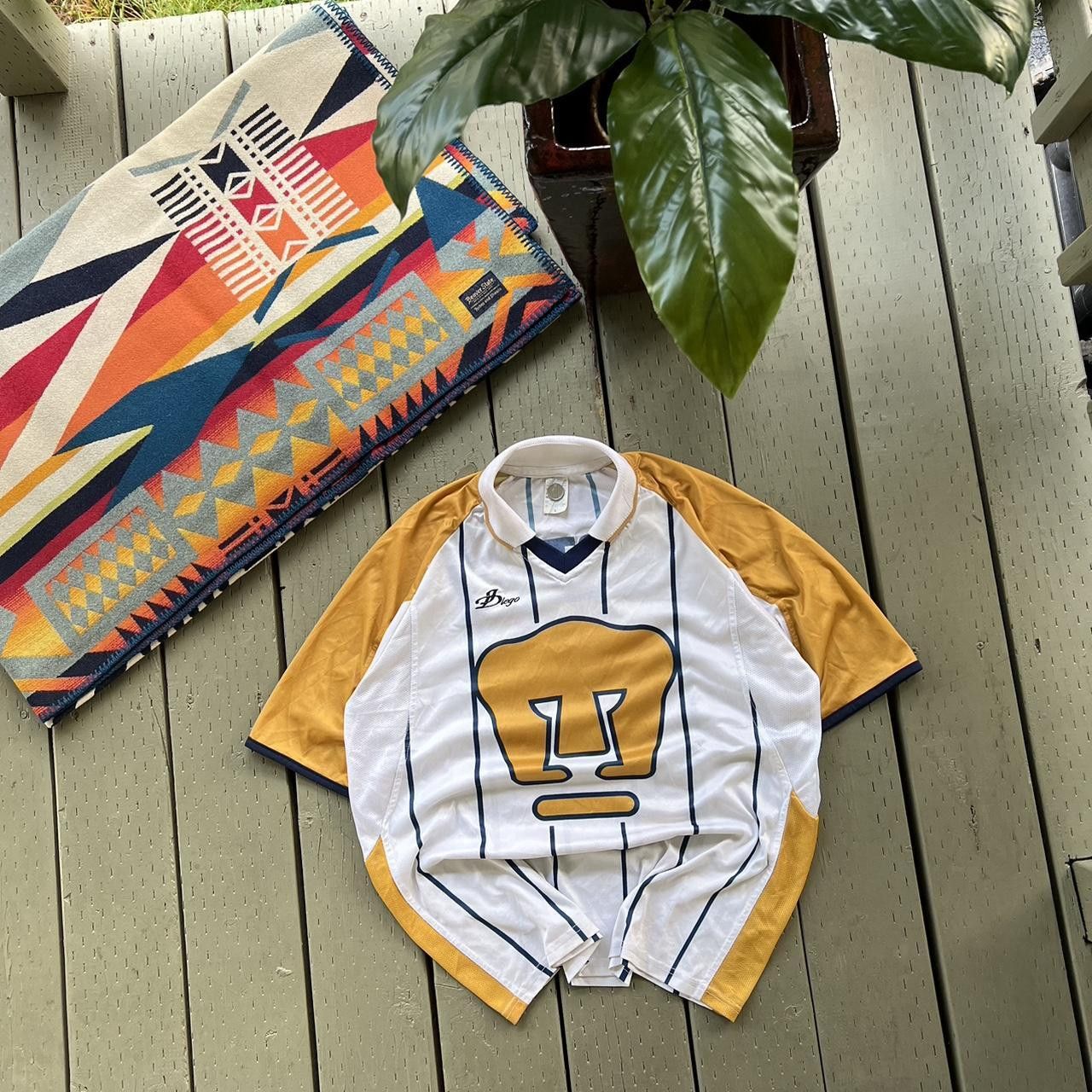 Vintage PUMAS UNAM soccer jersey Size US L / EU 52-54 / 3 - 1 Thumbnail