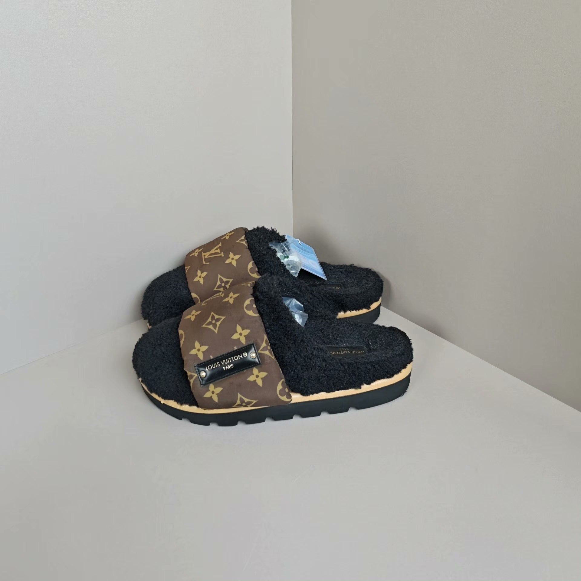 Louis Vuitton Louis Vuitton Sandals us_7 Women Size US 7 / IT 37 - 1 Thumbnail
