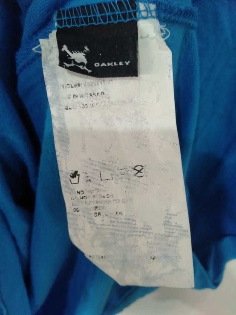 Japanese Brand Vintage Oakley T Shirt Center Logo Size US L / EU 52-54 / 3 - 5 Thumbnail