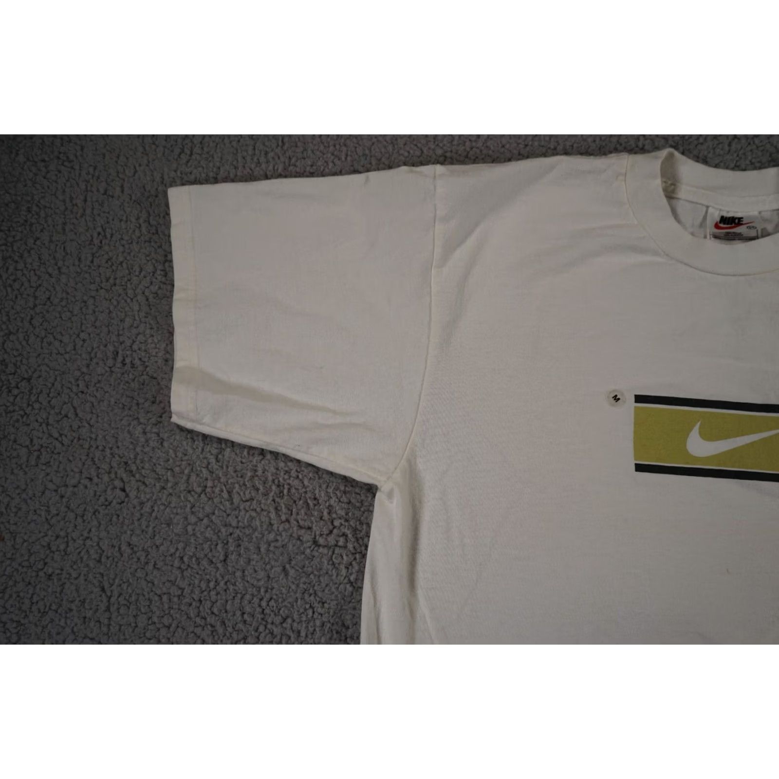 Nike VINTAGE Nike T Shirt Mens Medium White Center Swoosh Box Short Sleeve Pullover Size US M / EU 48-50 / 2 - 7 Thumbnail