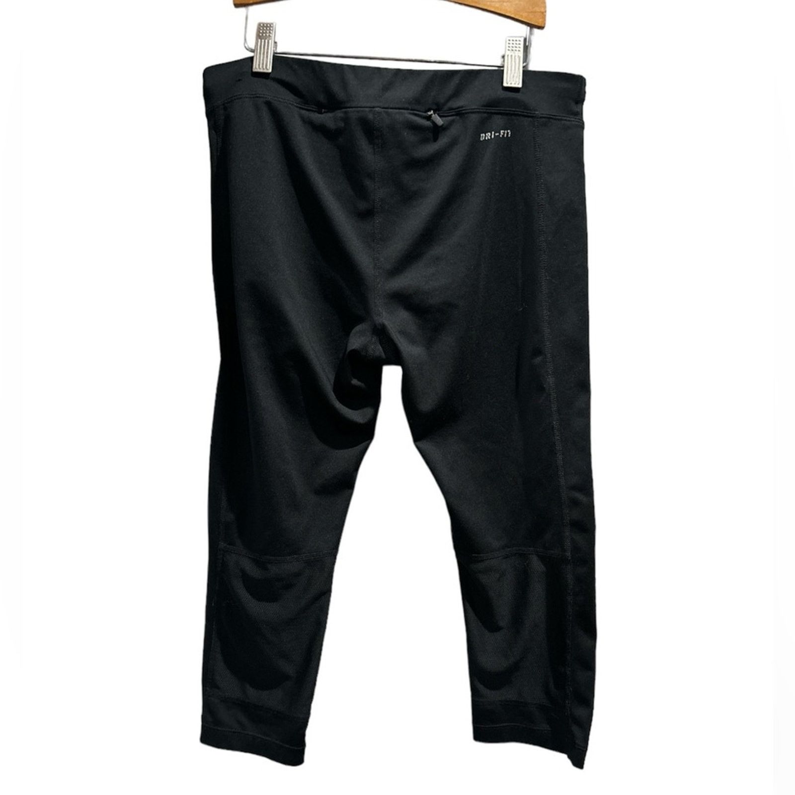 Nike NIKE Black Power Essential Dri-FIT Running Crops Sz M Size 28" / US 6 / IT 42 - 3 Thumbnail