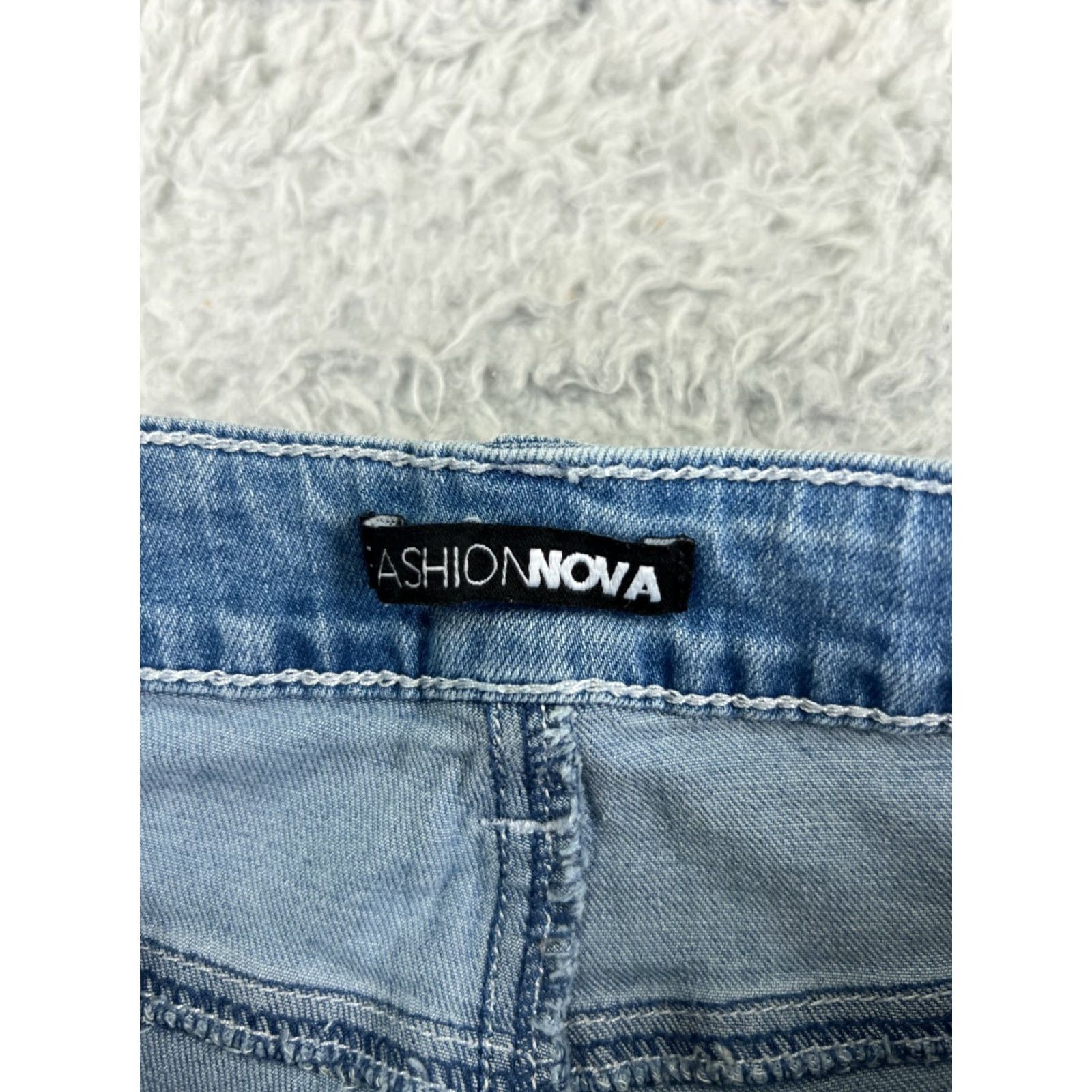 Fashion Nova Fashion Nova Jeans Women Flared Denim Distressed Mid Jeans 22x30 Blue 3 5-Pocket Denim Cotton Blend Zipper Mid Rise Vintage No Size 26" / US 2 / IT 38 - 6 Thumbnail
