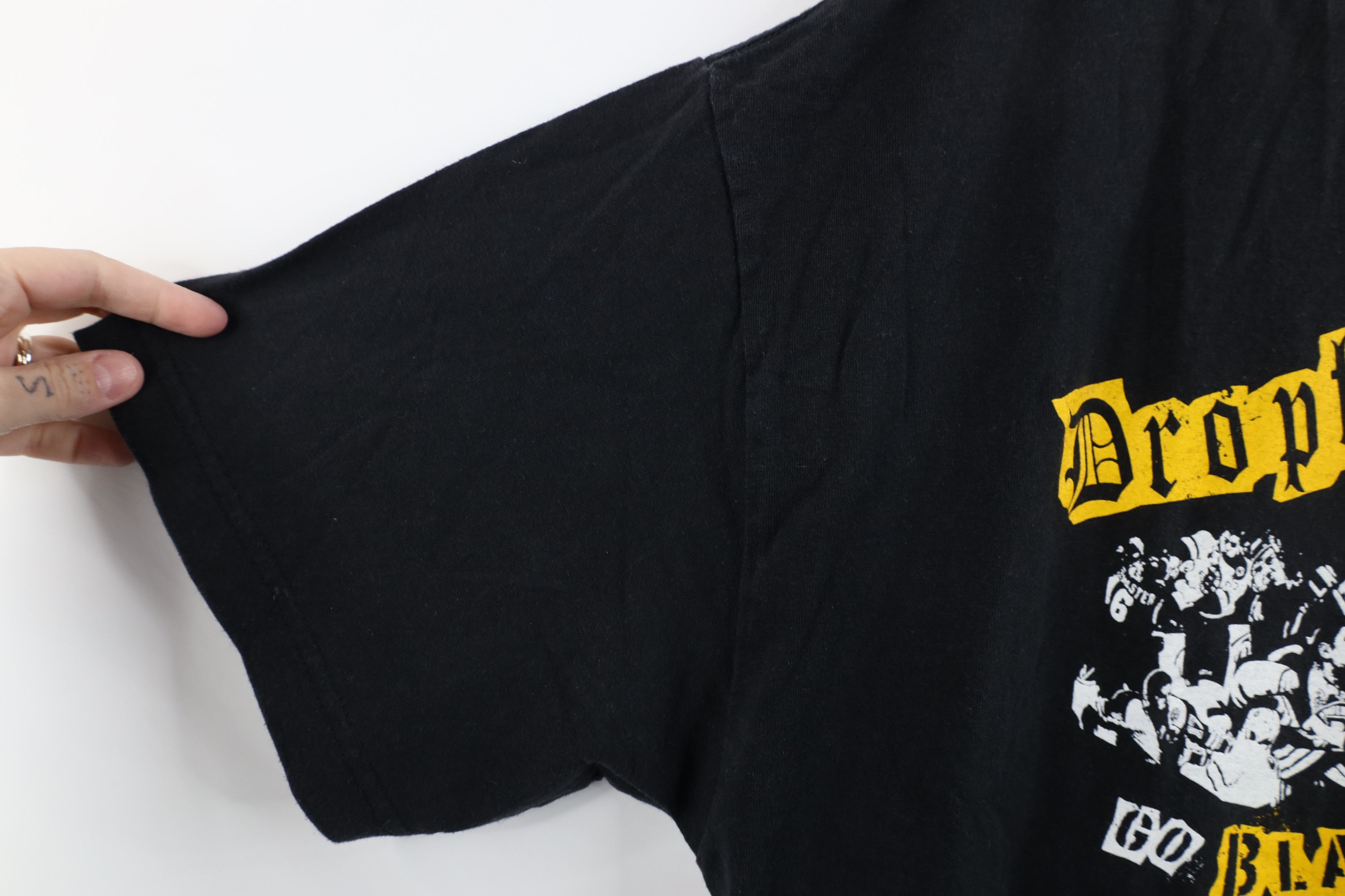 Vintage Vintage 90s Black and Gold Go Dropkick Murphys Band T-Shirt Size US XL / EU 56 / 4 - 6 Thumbnail