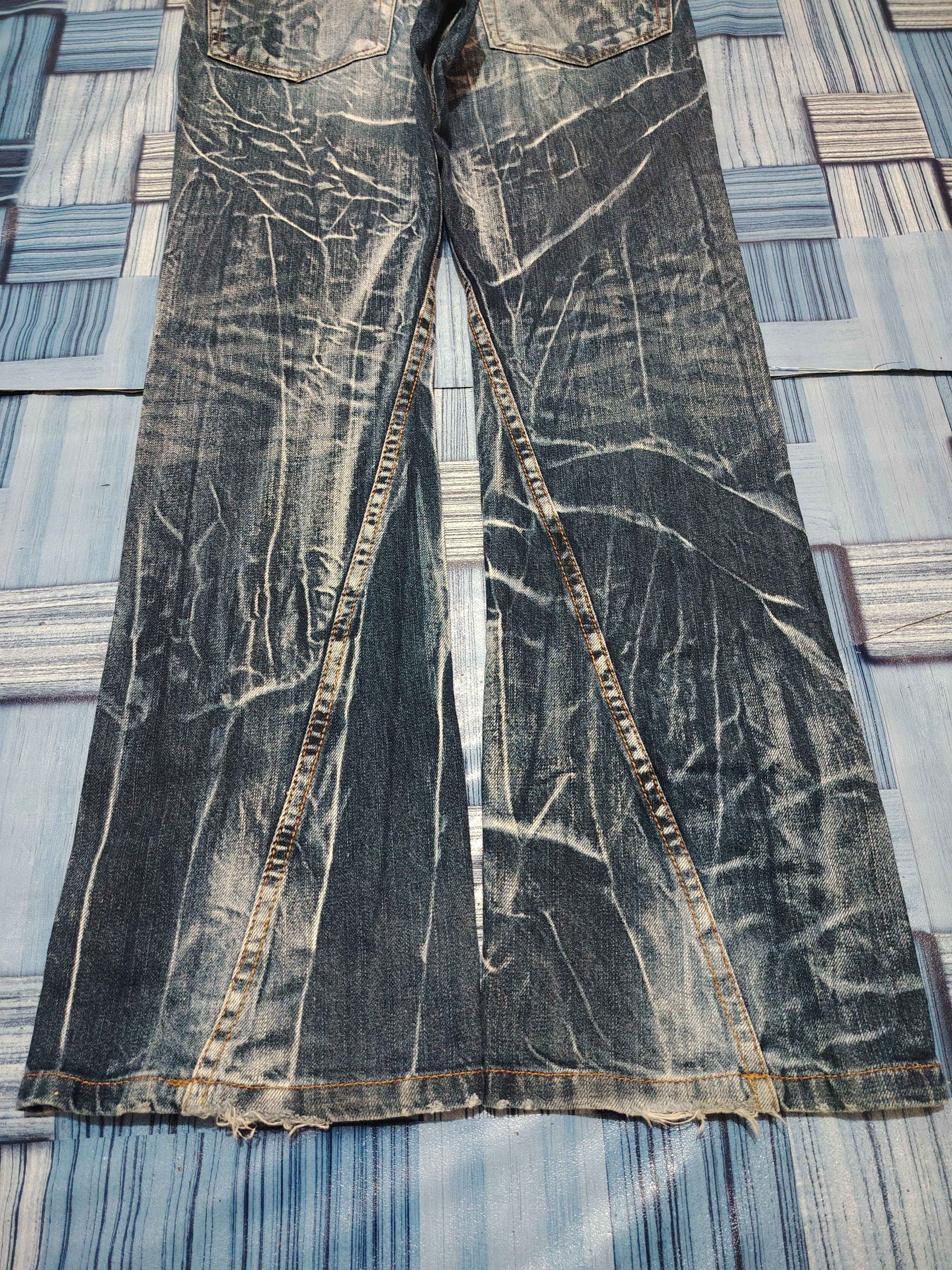 Who Decides War Japanese Antful Jeans Distressed Clawmark Flared Jeans Size US 29 - 17 Thumbnail