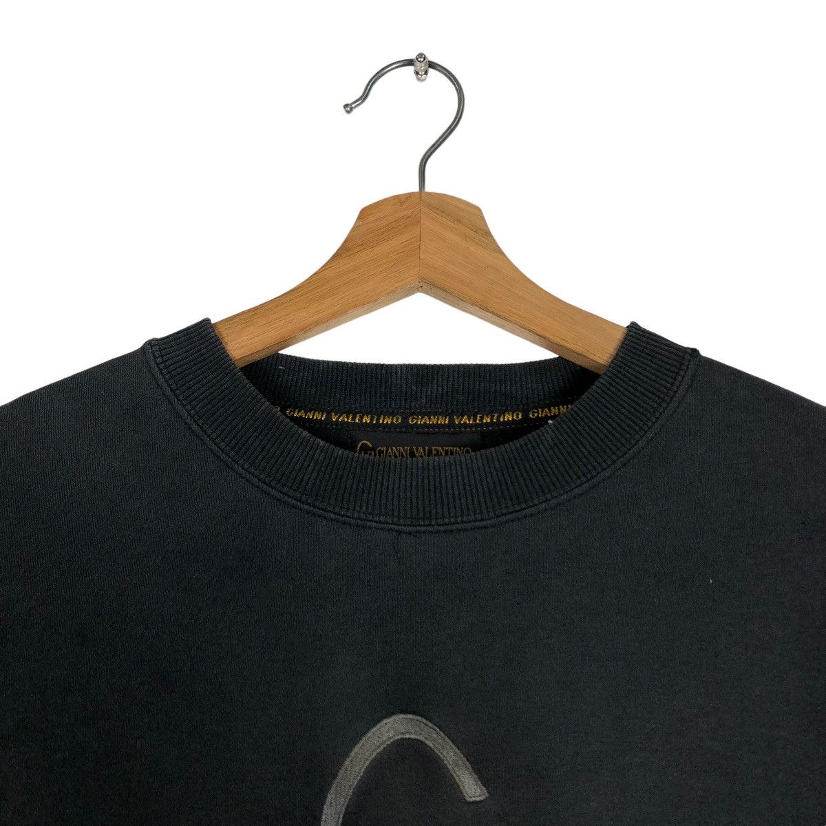 Japanese Brand 🔥90’s Vintage Sweatshirt Crewneck Gianni Valentino Big Logo Size US M / EU 48-50 / 2 - 10 Thumbnail