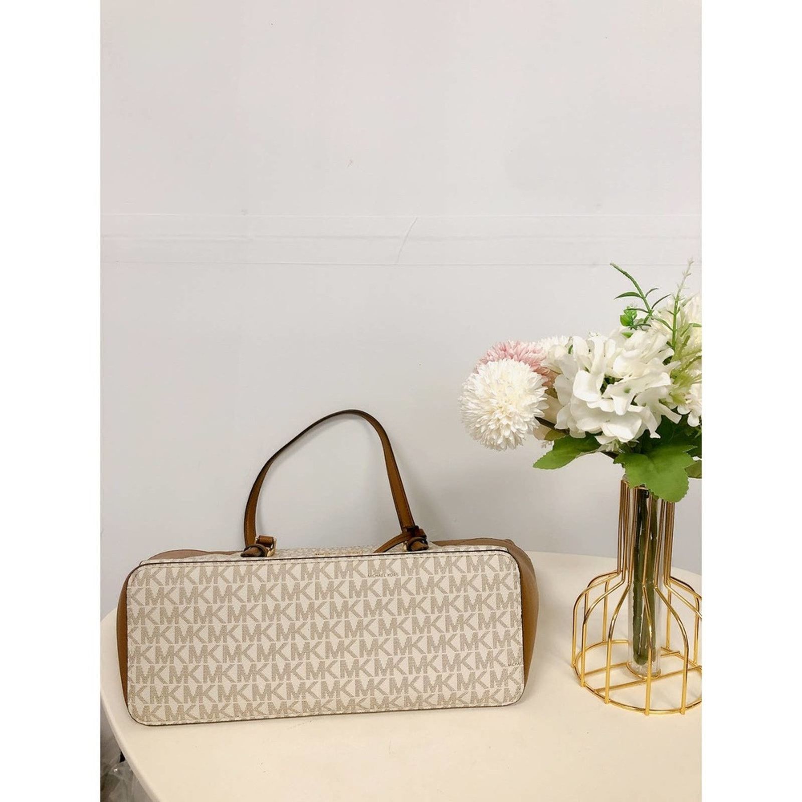 Michael Kors MICHAEL KORS 35T0GCFT3B CHARLOTTE LG TOP ZIP SHOULDER TOTE Size ONE SIZE - 4 Thumbnail