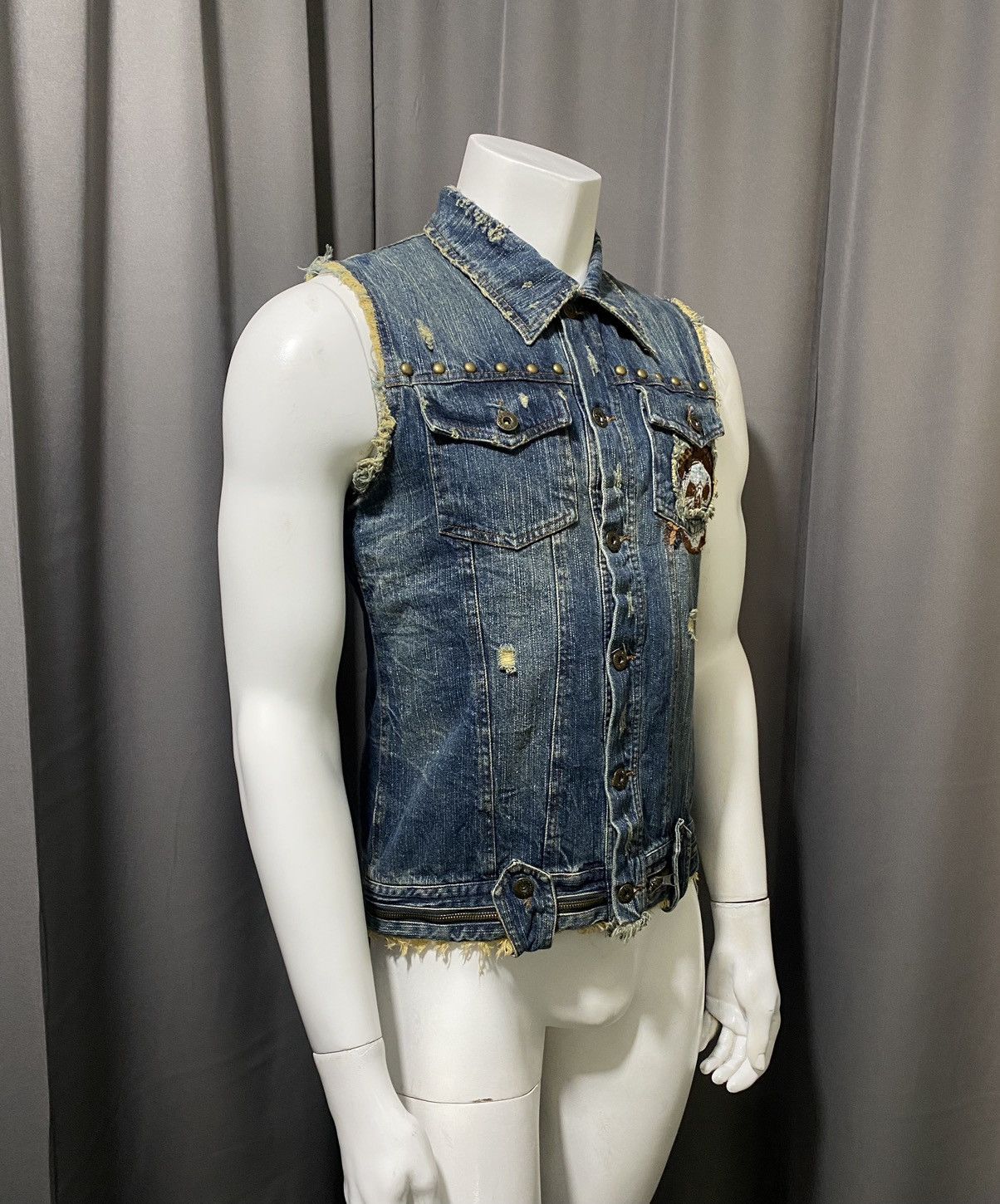 In The Attic × Japanese Brand Punk Indigo Denim Distressed Embroidered Vest Size US M / EU 48-50 / 2 - 10 Thumbnail