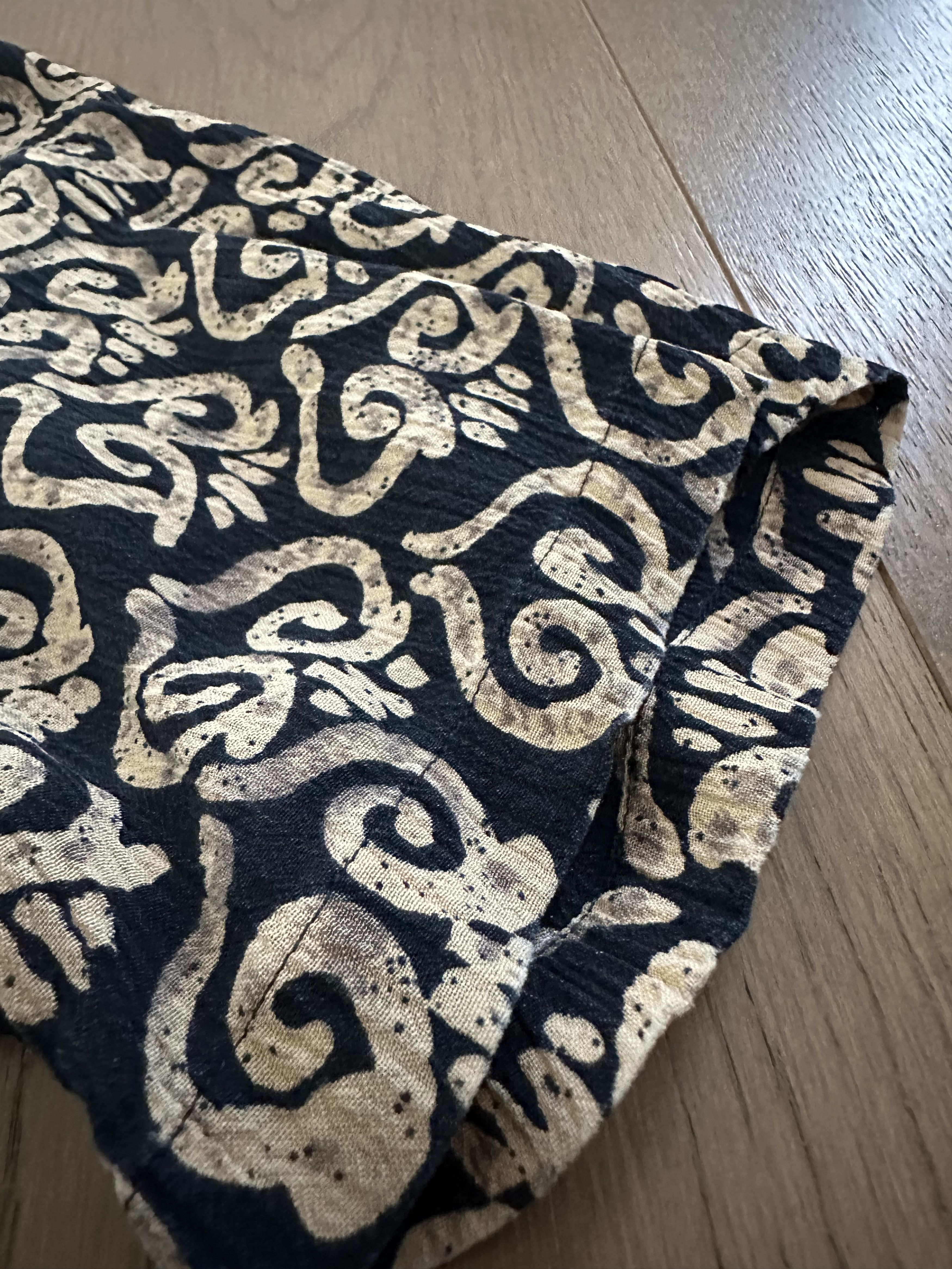 Banana Republic Vintage 1990s Crinkle Batik Shirt Size US M / EU 48-50 / 2 - 5 Thumbnail