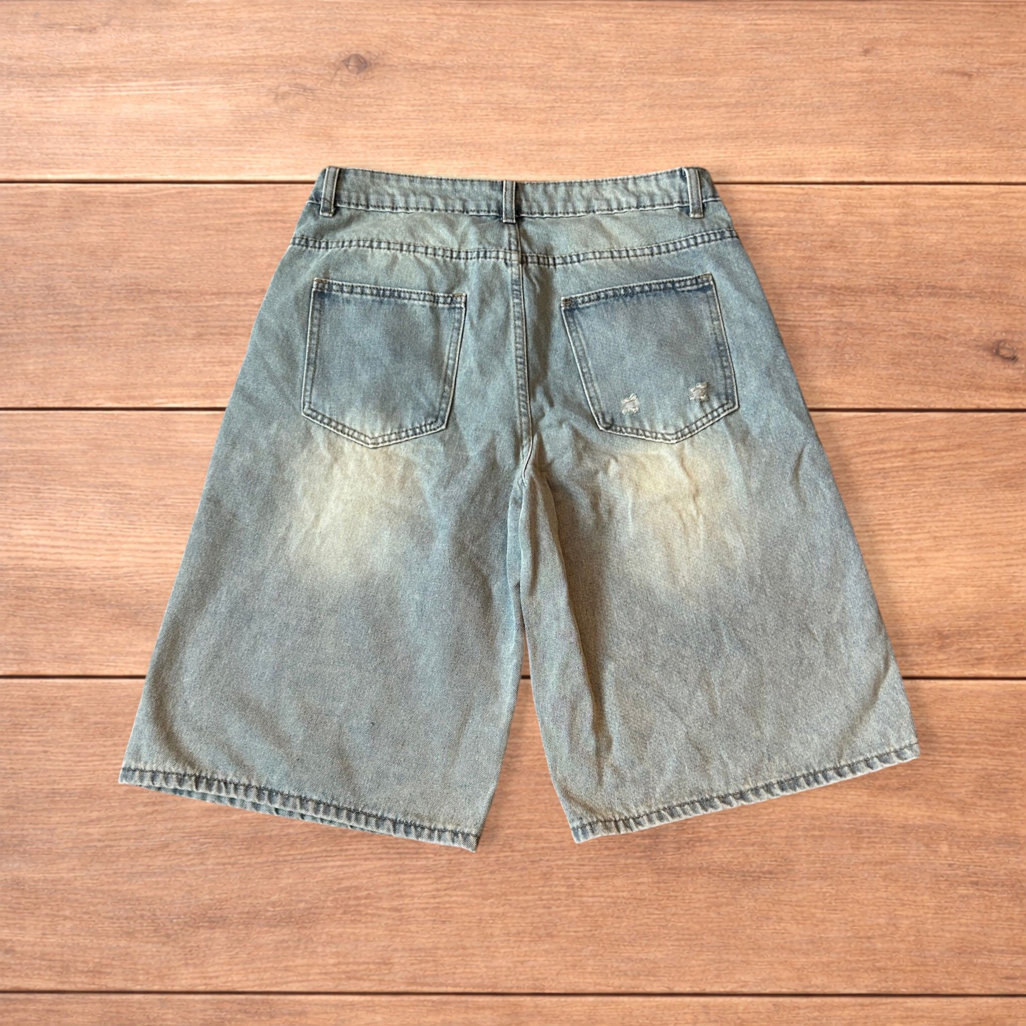 Japanese Brand Baggy wide leg denim shorts jorts with fade in light blue. Size US 34 / EU 50 - 2 Thumbnail