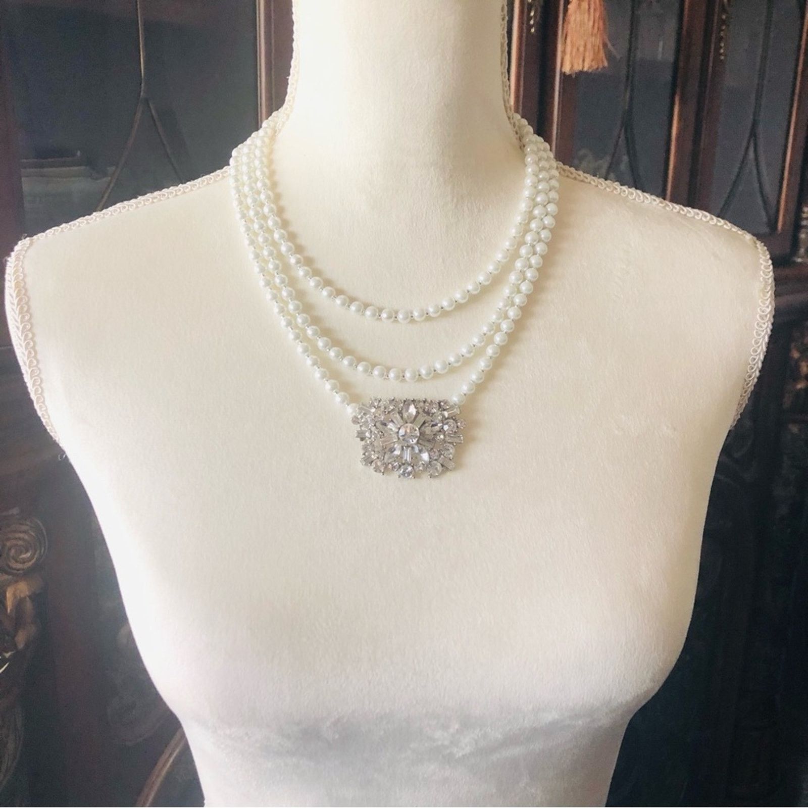 Jewelry Handcrafted repurpose Hollywood glam glass Pearl necklac Size ONE SIZE - 8 Thumbnail