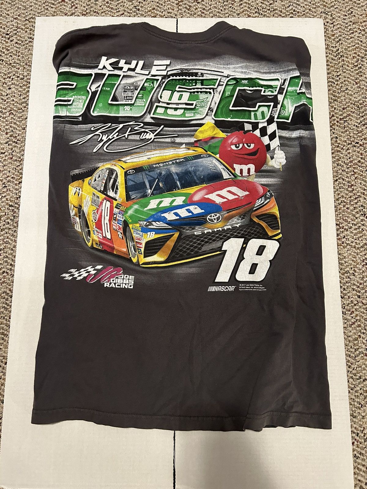 NASCAR × Vintage Kyle Busch 2017 M&Ms tee Size US XXL / EU 58 / 5 - 2 Thumbnail