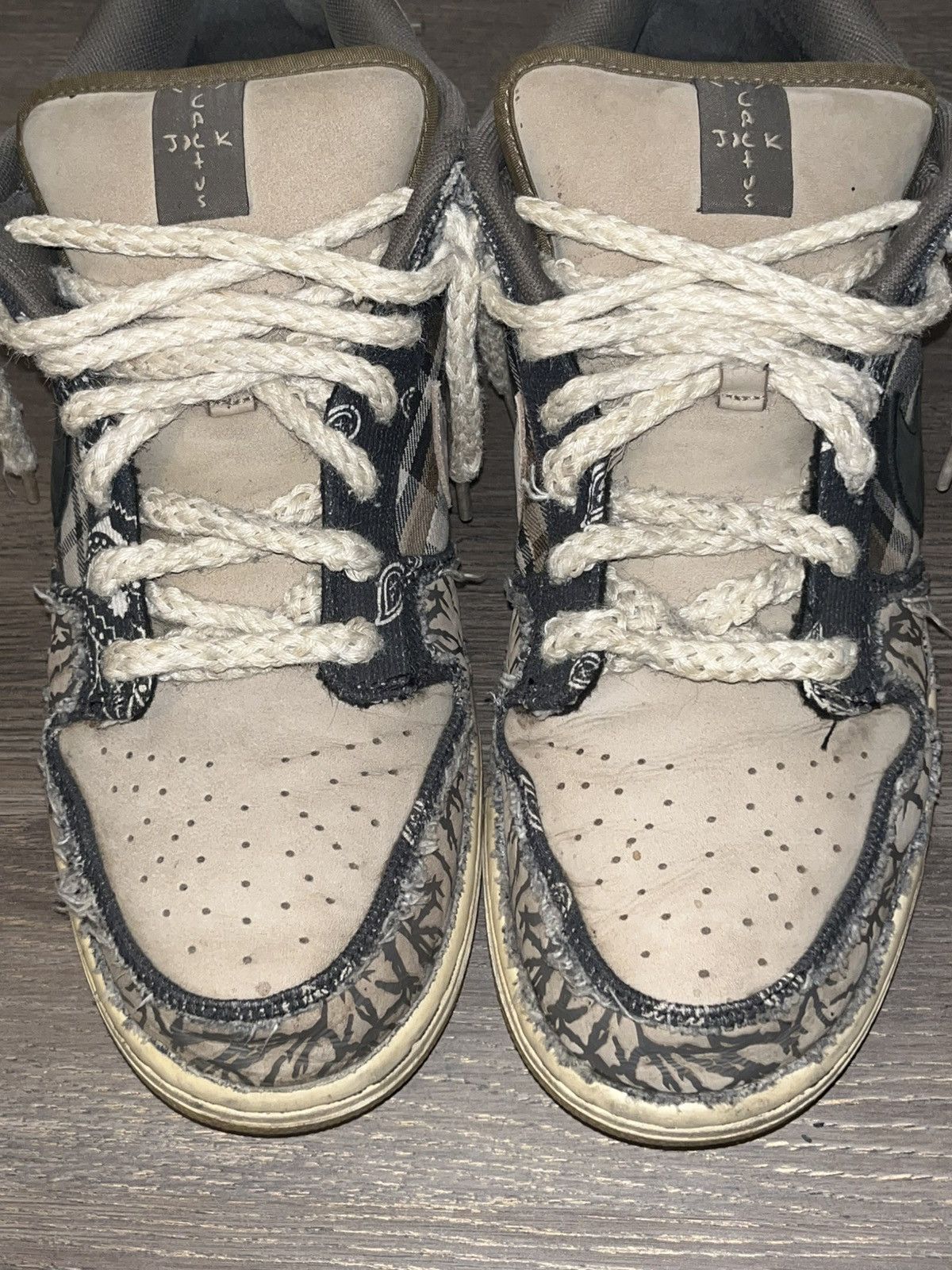 Nike × Travis Scott Travis Scott Nike SB Dunk Low Plaid/Bandana Size 11.5 Size US 11.5 / EU 44-45 - 4 Thumbnail