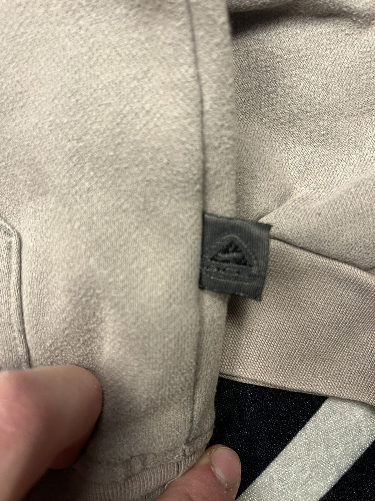 Vintage 90’s NIKE ACG RETRO CRAZY BIG LOGO Y2K HOODIE Size US M / EU 48-50 / 2 - 6 Thumbnail