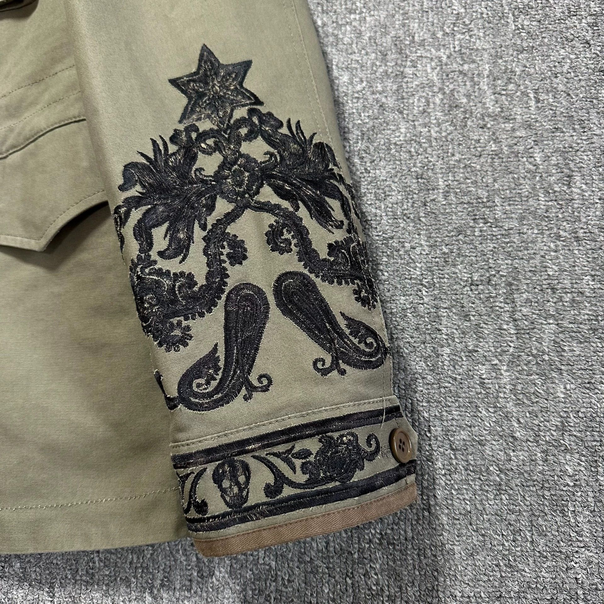 Alexander McQueen olive green embroidered military jacket Size US L / EU 52-54 / 3 - 5 Thumbnail