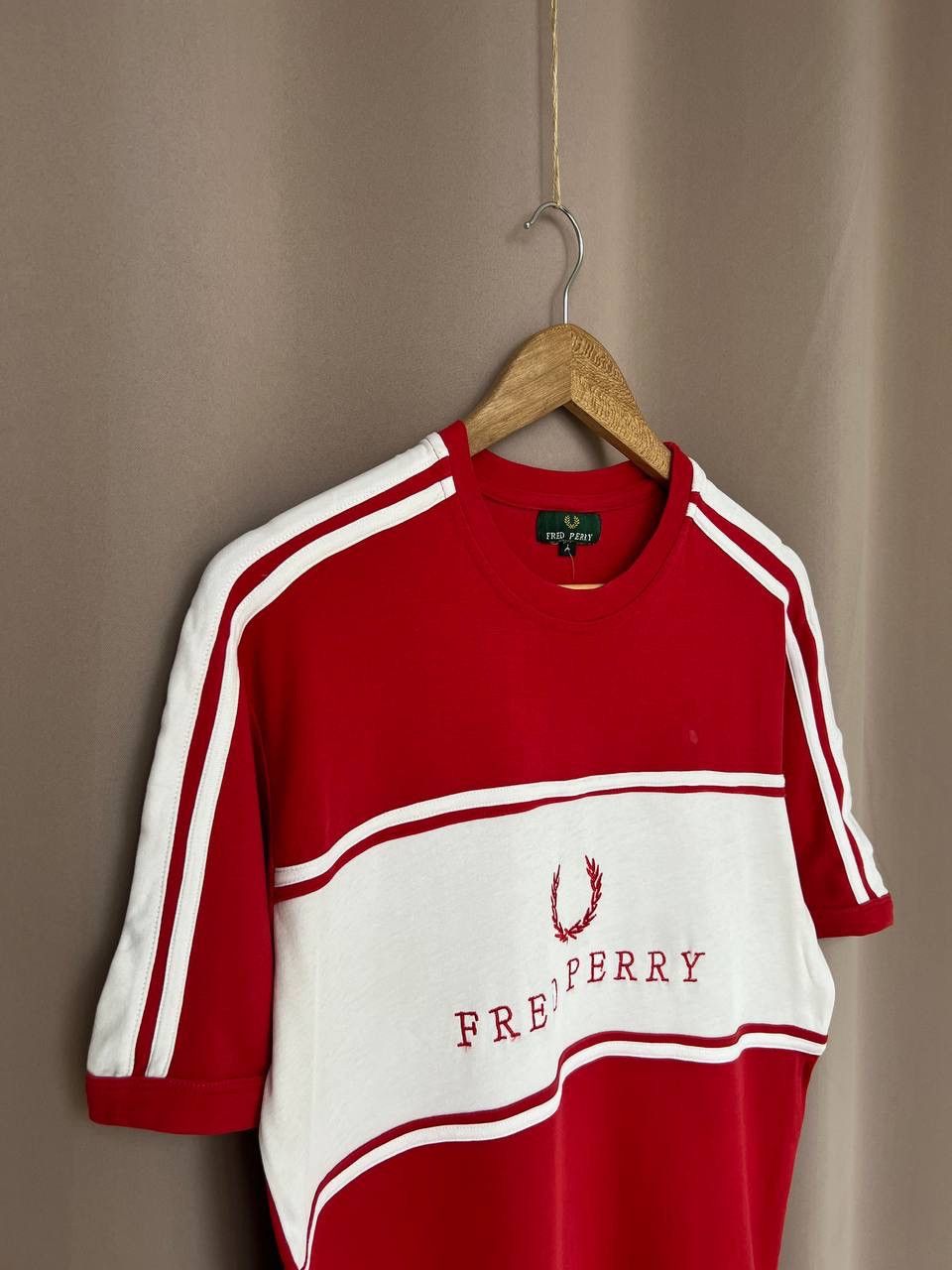 Fred Perry Fred Perry Vintage Big Logo T-Shirt Mens Size M/L Size US L / EU 52-54 / 3 - 3 Thumbnail