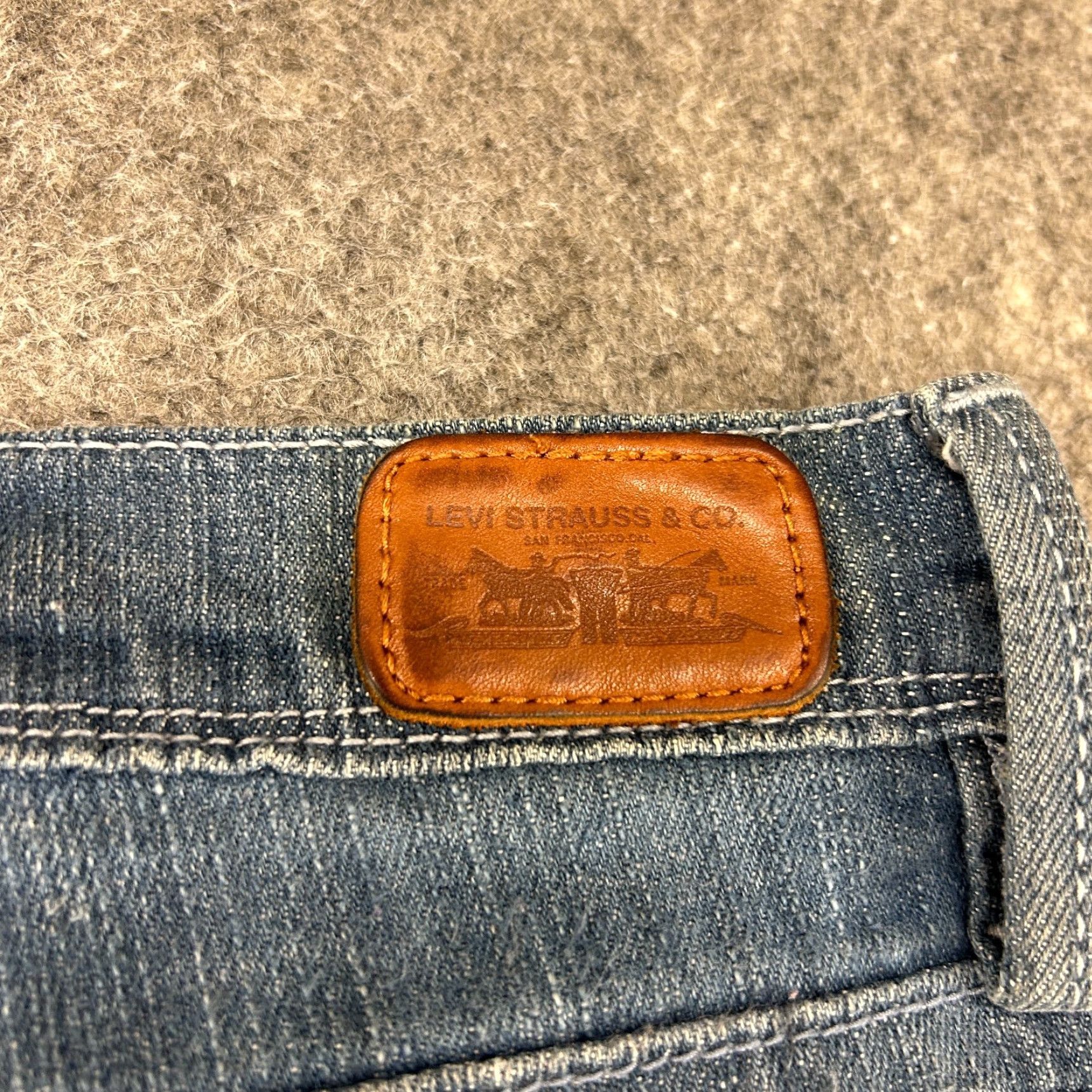 Levi's VINTAGE Levi's Jeans Womens 13M Blue Bootcut Relaxed Fit Medium Wash Y2K 90s Womens Jeans Size 26" / US 2 / IT 38 - 4 Thumbnail