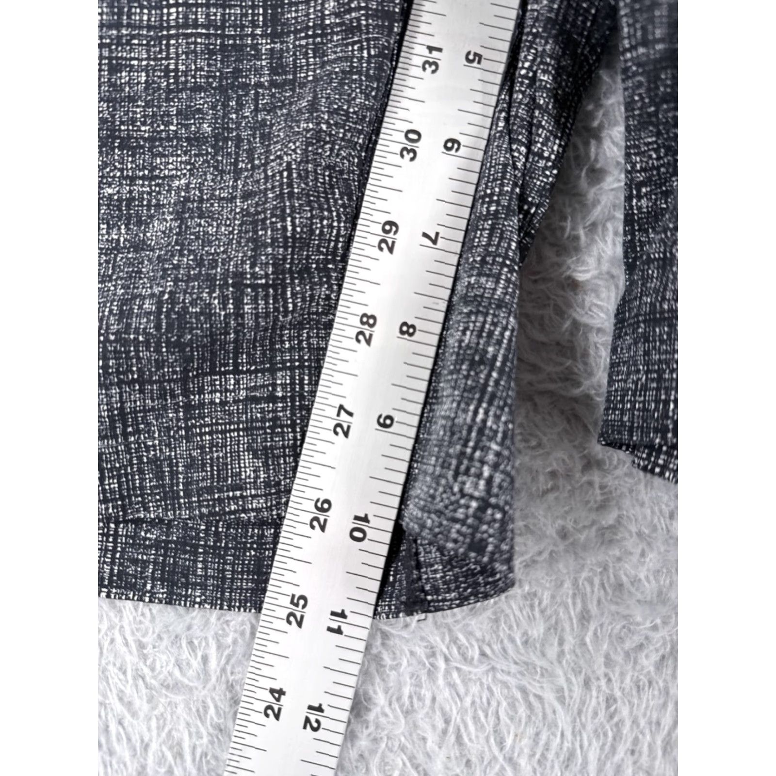 Lululemon Lululemon Swim Trunks Men 34 Gray Lightweight Board Shorts - 10" - Pockets Visible - Gray/Blue Surf Beach Pattern - Nylon Swim Bottoms Mens 34 Regular Size US 34 / EU 50 - 7 Thumbnail