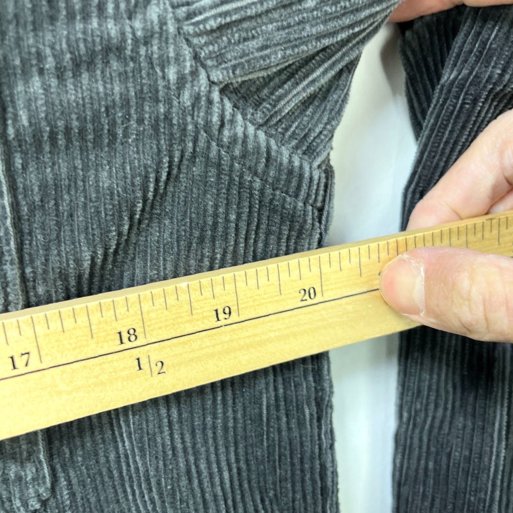 Uniqlo VINTAGE Uniqlo Corduroy Button-Up Shirt XS Dark Gray Long Sleeve Mens Size US XS / EU 42 / 0 - 7 Thumbnail