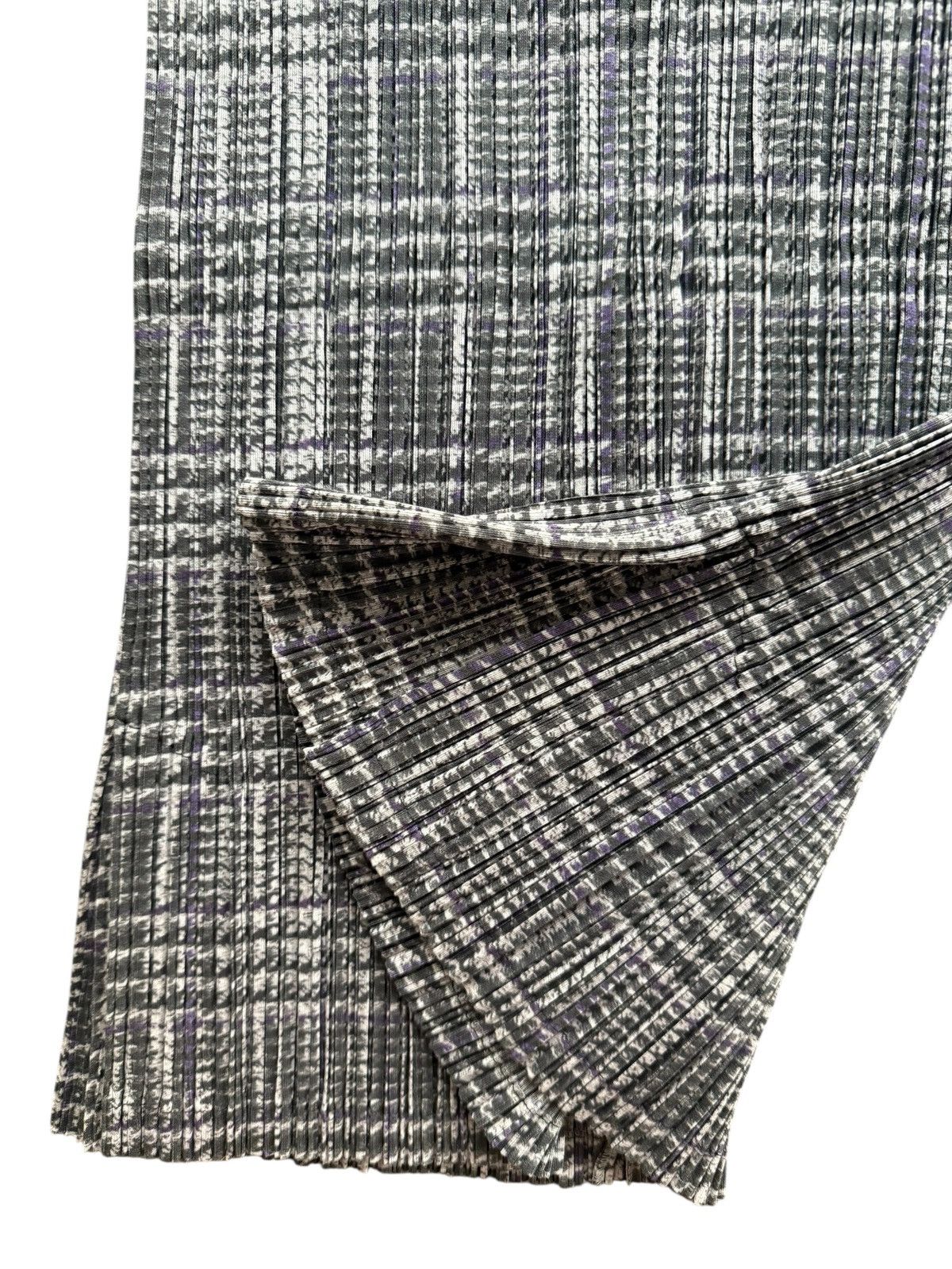 Pleats Please Issey Miyake RARE Pleats Please Issey Miyake plaid skirt Size 28" / US 6 / IT 42 - 3 Thumbnail