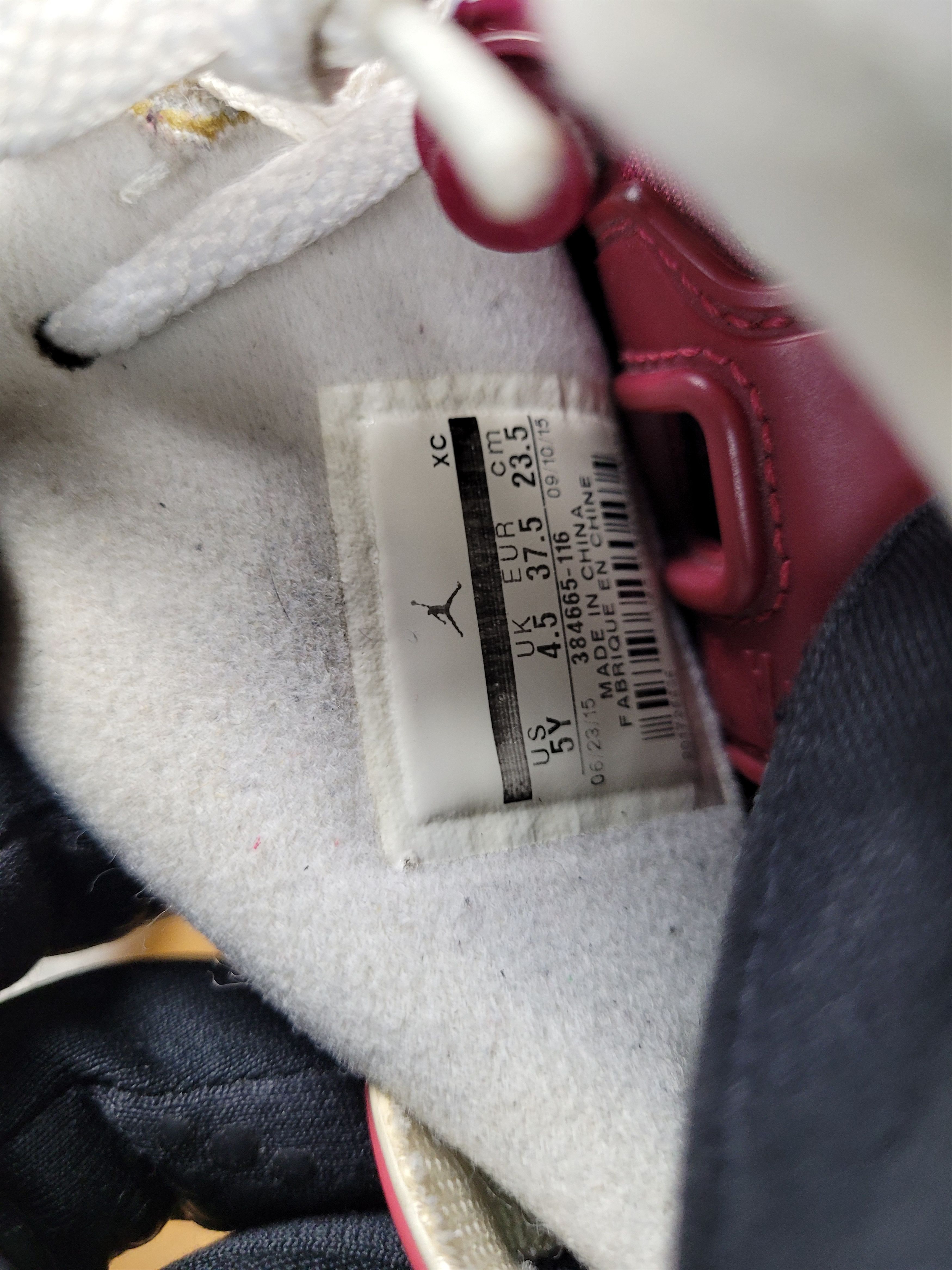 Jordan Brand × Nike 2015 Nike Air Jordan 6 Retro Maroon (GS) Size US 6 / IT 36 - 7 Thumbnail