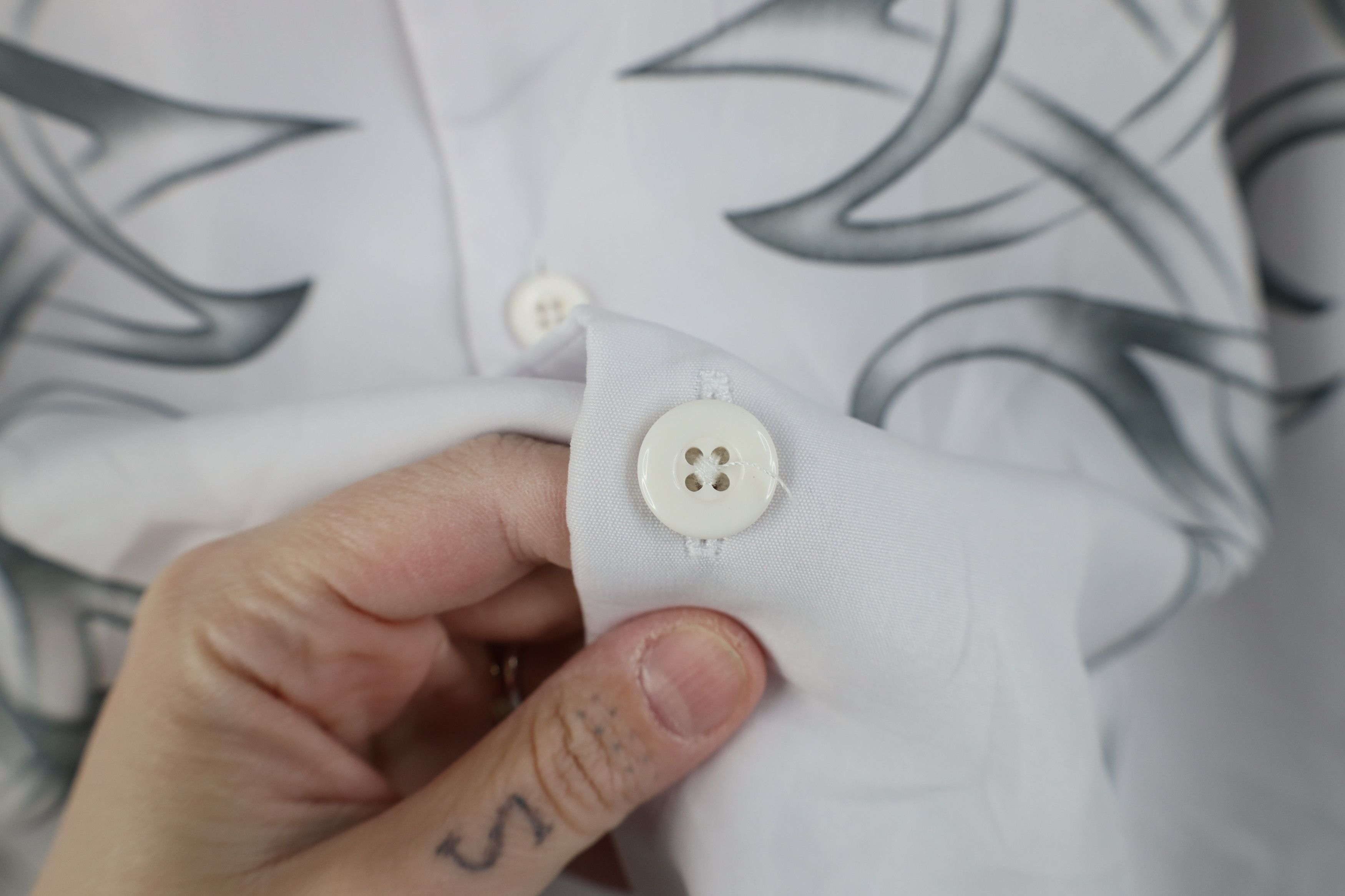 Vintage Vintage 90s Y2K Streetwear Looped Collar Casino Button Shirt Size US M / EU 48-50 / 2 - 9 Thumbnail