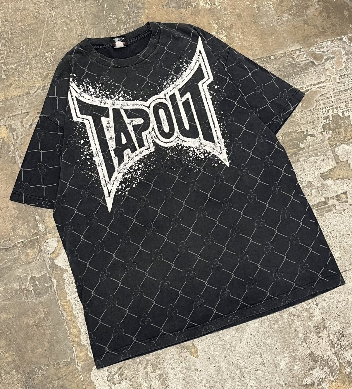 Tapout × Vintage Tapout y2k grunge emo goth hype rare skater opium Size US L / EU 52-54 / 3 - 1 Thumbnail