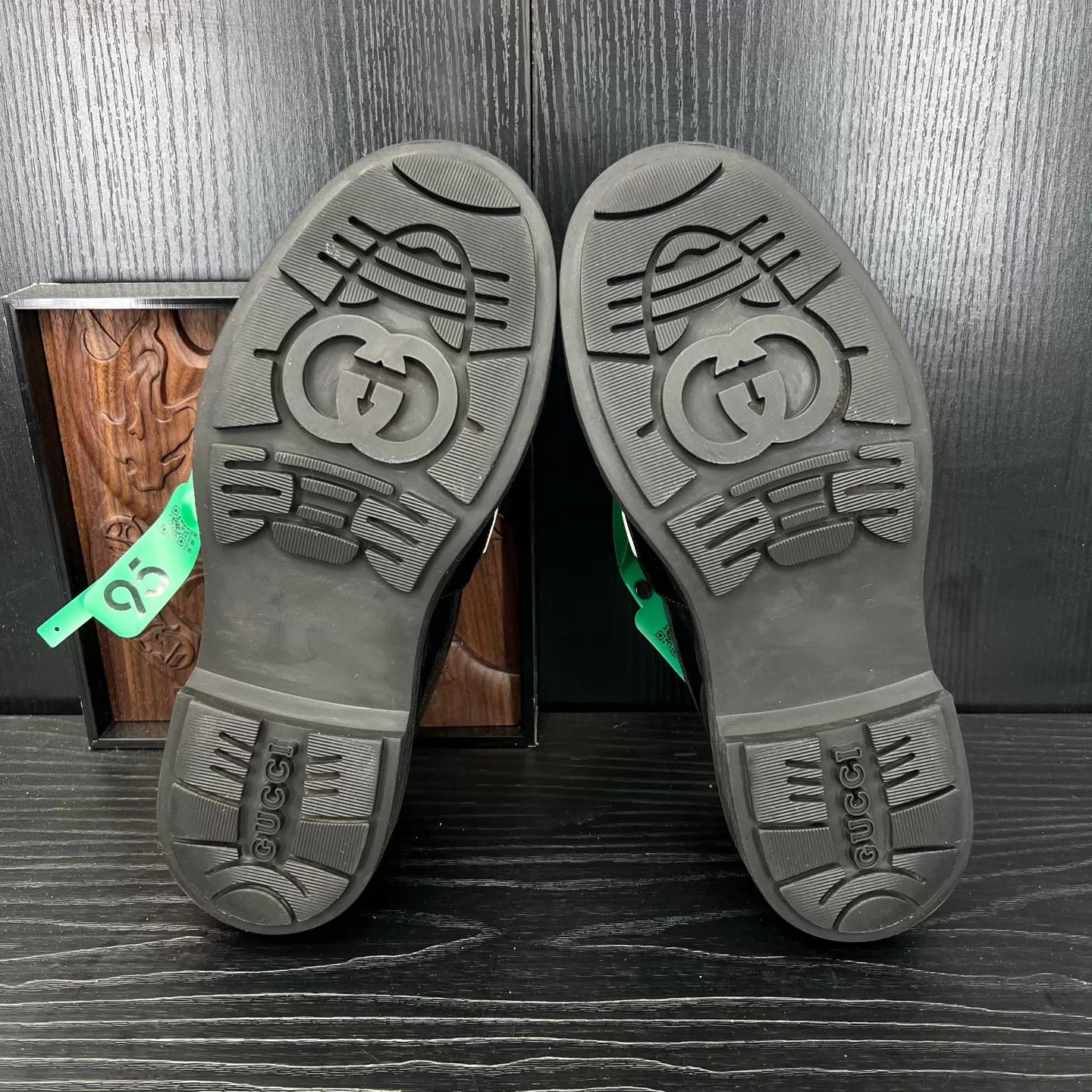 Gucci GUCCI Black Leather Loafers 39.5 Like New Original Box Size US 9 / IT 39 - 7 Thumbnail