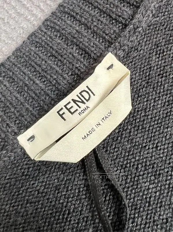 Fendi Fendi Women's Black Wool Knit Sweater . Size S / US 4 / IT 40 - 3 Thumbnail