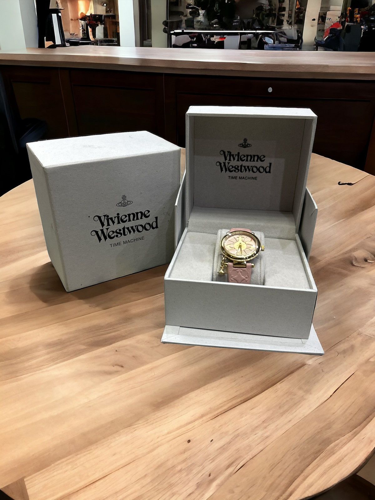 Vivienne Westwood VINTAGE VIVIENNE WESTWOOD HANGING ORB WATCH Size ONE SIZE - 1 Thumbnail