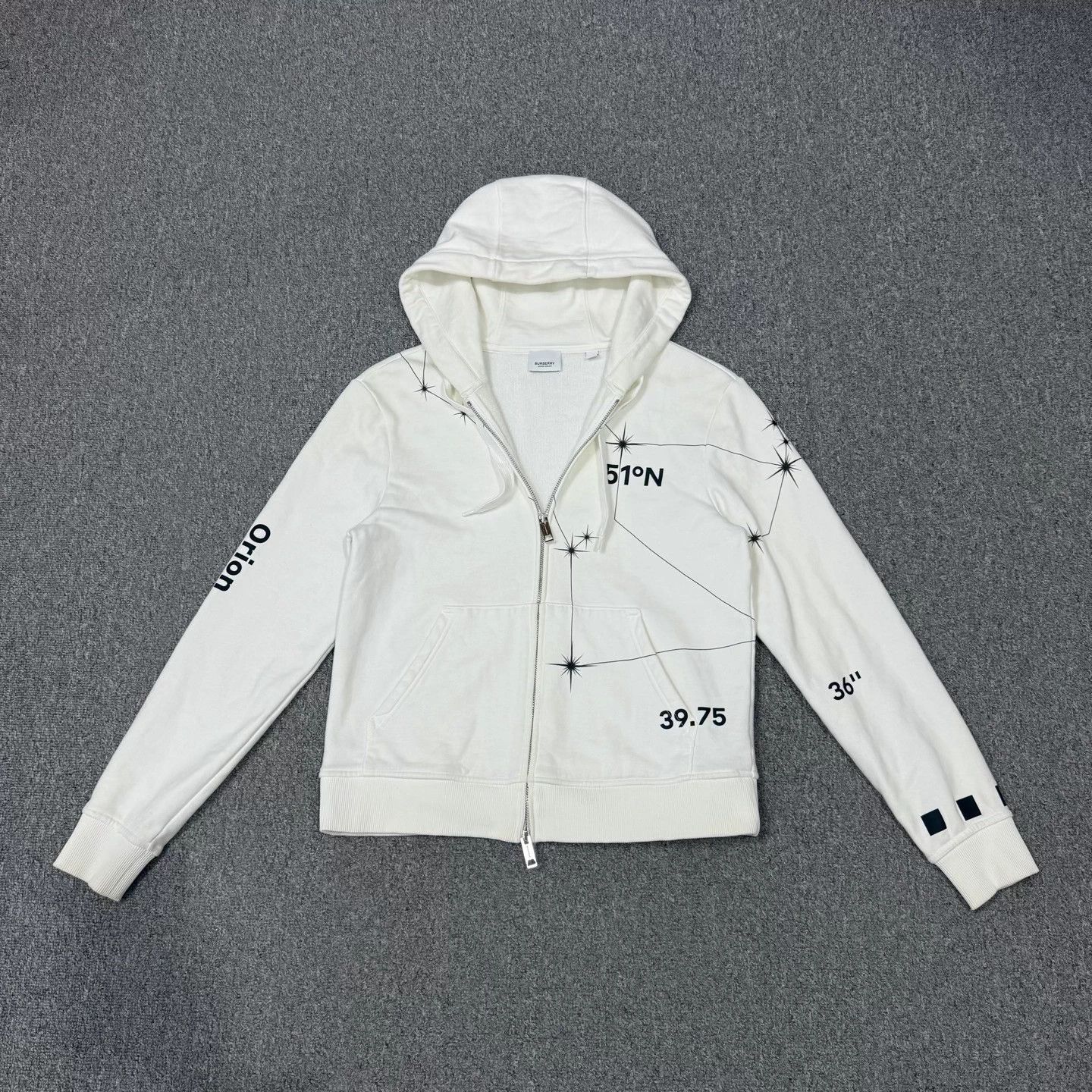 Burberry Burberry white zodiac zip-up jacket XS 99 new Size XS / US 0-2 / IT 36-38 - 1 Thumbnail
