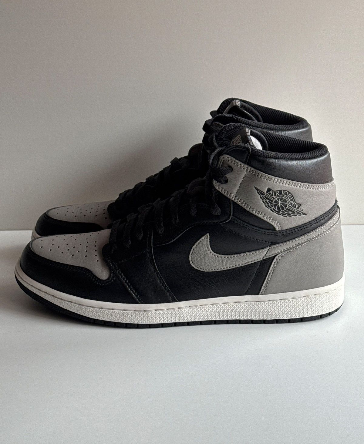 Jordan Brand Air Jordan 1 Retro High OG Shadow (2018) Size US 13 / EU 46 - 2 Thumbnail