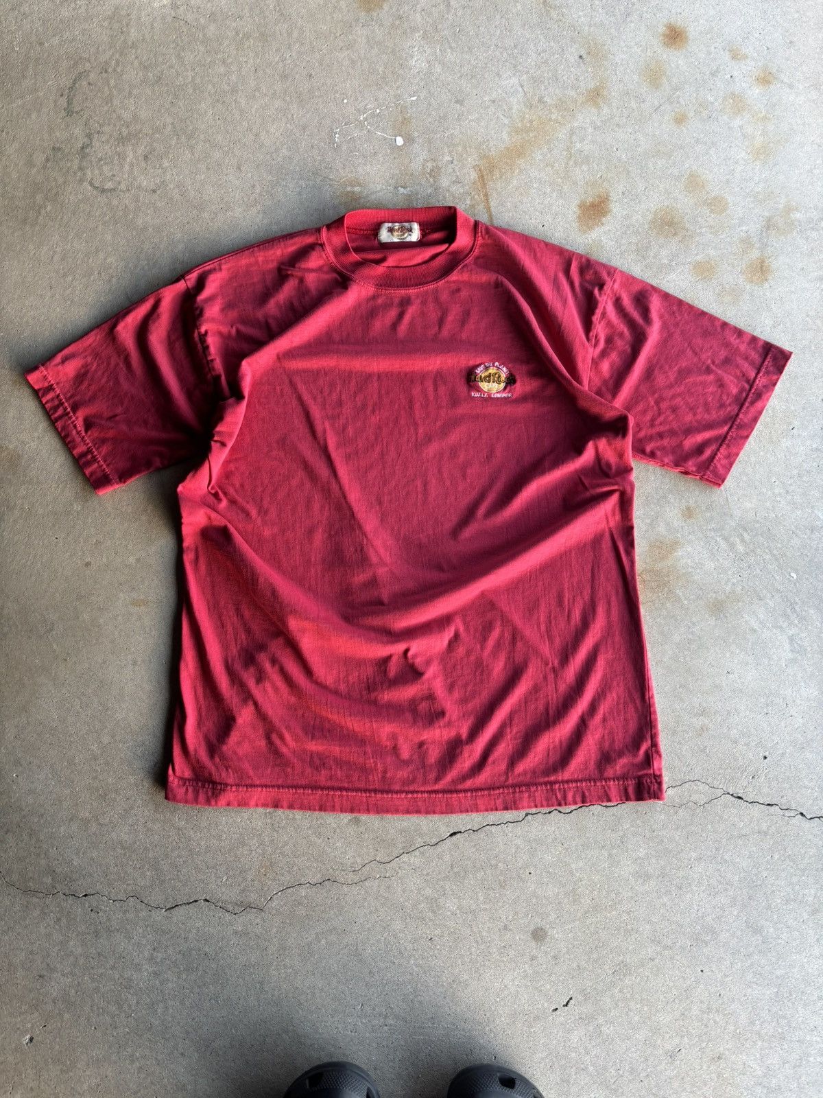 Hard Rock Cafe Vintage Hard Rock Care Kuala Lumpur Boxy Red Tee Size US L / EU 52-54 / 3 - 1 Thumbnail