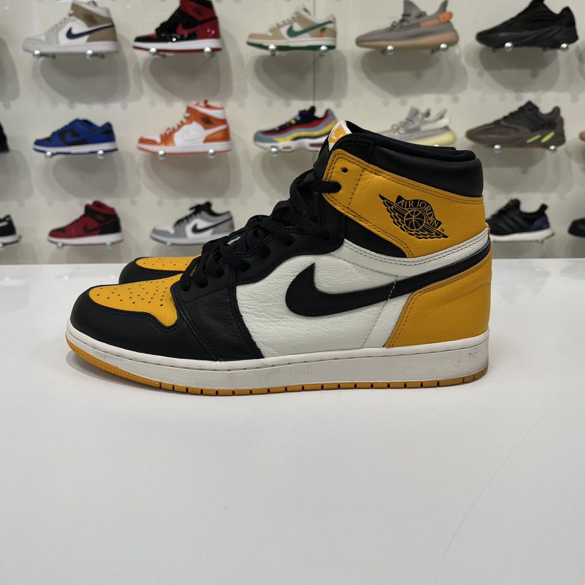 Nike Air Jordan 1 Retro High OG Taxi Size US 12 / EU 45 - 2 Thumbnail