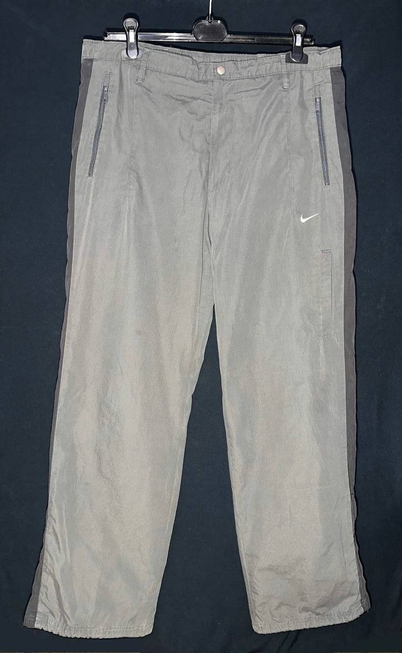 Nike × Vintage Nike Vintage Windbreaker Track Pants pockets logo zip Y2K Size US 32 / EU 48 - 1 Thumbnail