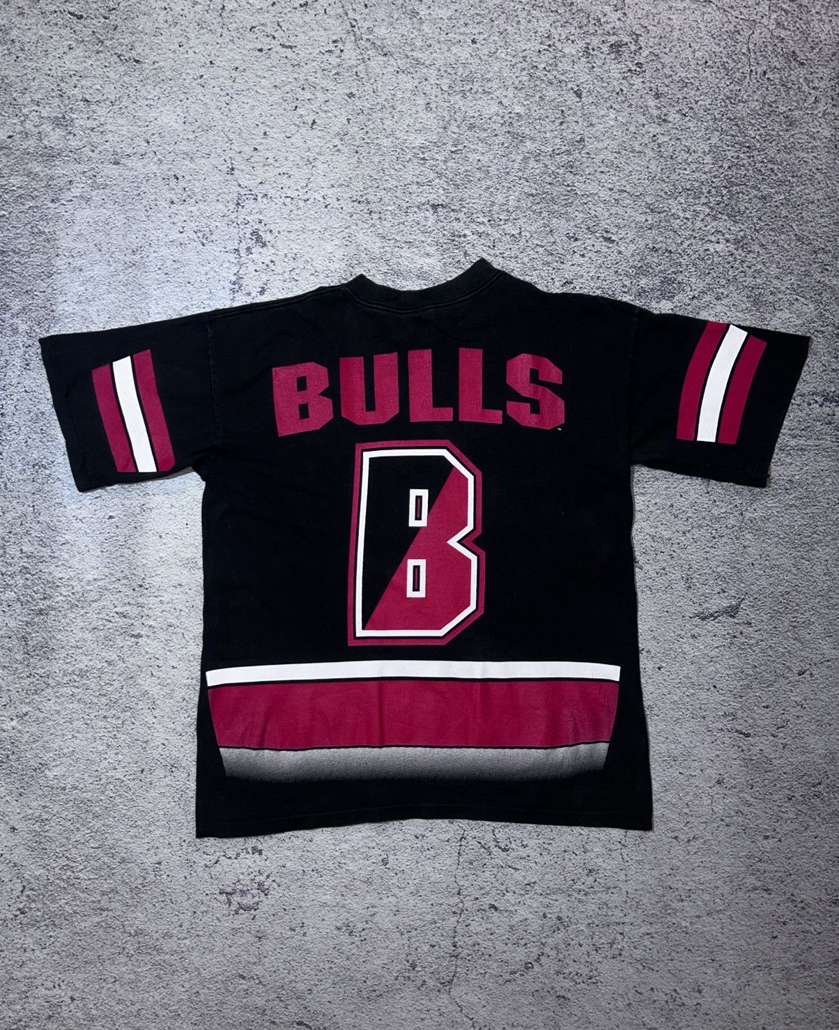 Salem Sportswear Vintage Chicago Bulls Salem Sportswear Chicago Bulls tee Size US L / EU 52-54 / 3 - 8 Thumbnail