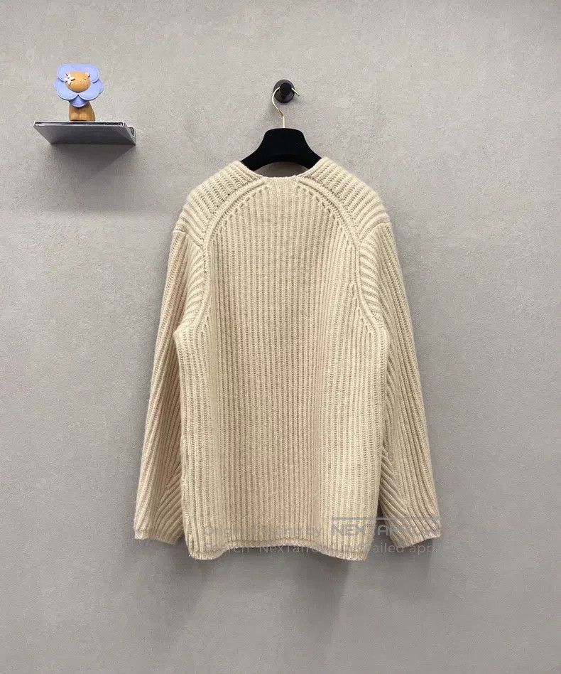 Acne Studios Acne Studios Beige V-neck wool knit, front shorter than ba Size S / US 4 / IT 40 - 2 Thumbnail