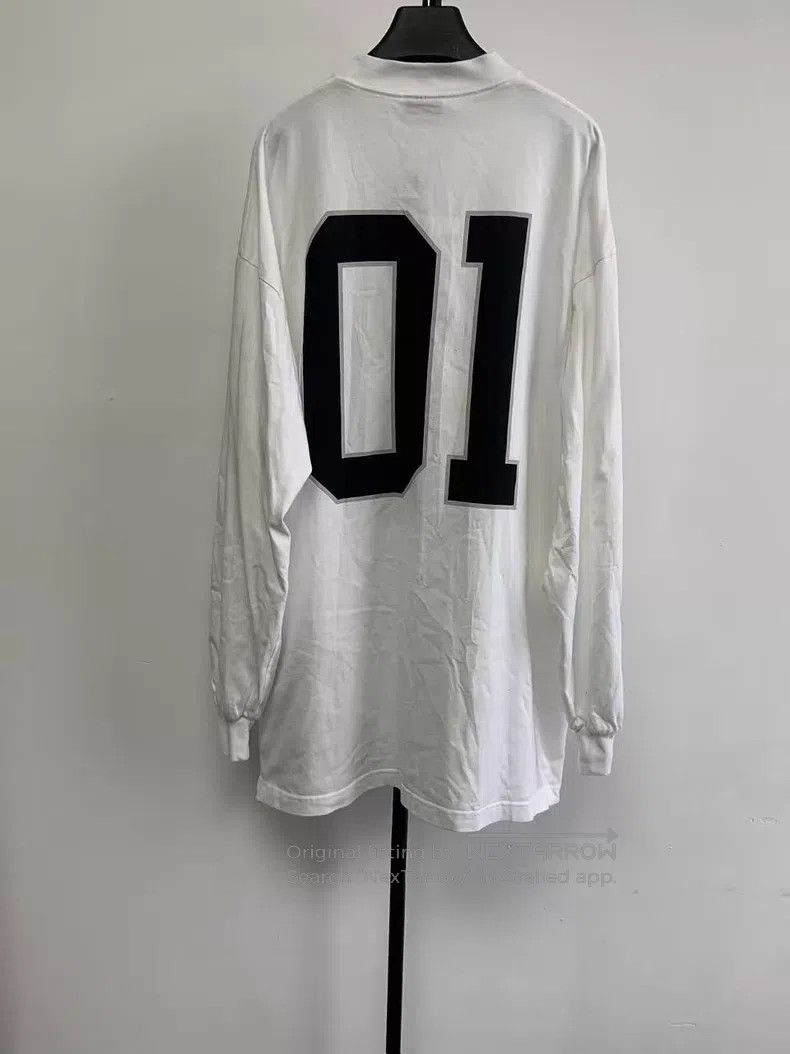 Balenciaga Balenciaga Letter Printed Round Neck Long Sleeve T-Shirt W Size US S / EU 44-46 / 1 - 2 Thumbnail
