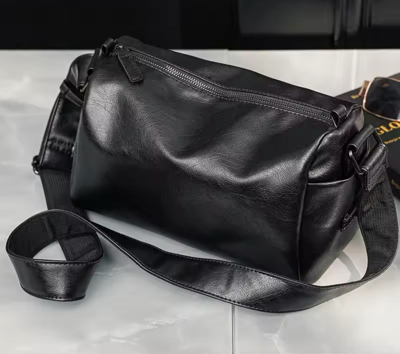 Leather Soft Leather Messenger Bag Size ONE SIZE - 2 Thumbnail