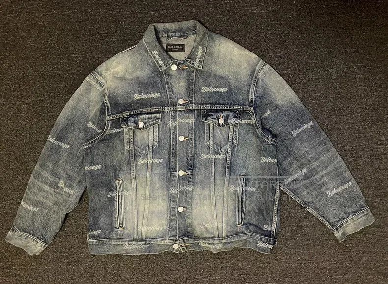 Balenciaga Balenciaga Oversized Logo Denim Jacket. Size US M / EU 48-50 / 2 - 1 Thumbnail