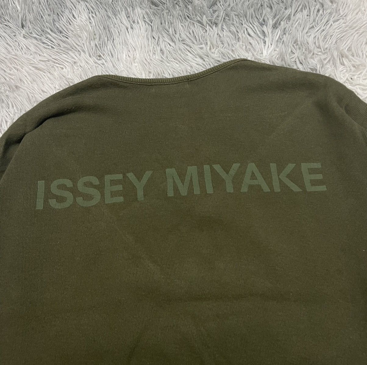 Issey Miyake 1990s ISSEY MIYAKE FADED EARTH TONE FOREST GREEN CREWNECK Size US L / EU 52-54 / 3 - 13 Thumbnail