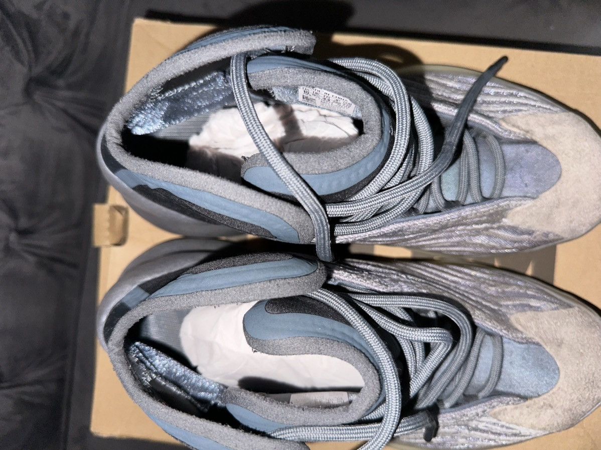 Yeezy QNTM BSKTBL Size US 10 / EU 43 - 8 Thumbnail