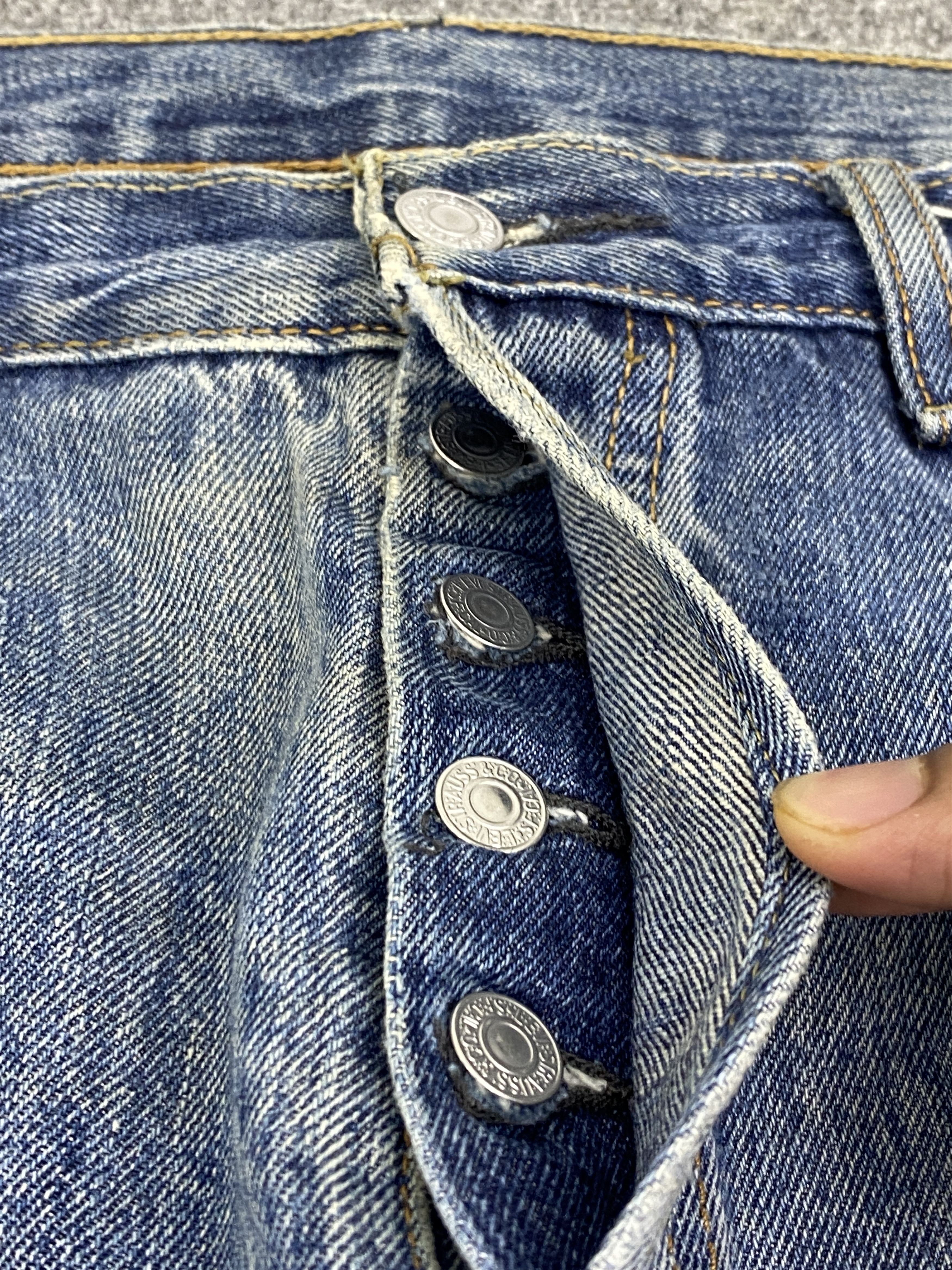 Levi's × Vintage Distressed Vintage Levi's 501 Faded Blue Jeans DP2815 Size US 36 / EU 52 - 14 Thumbnail