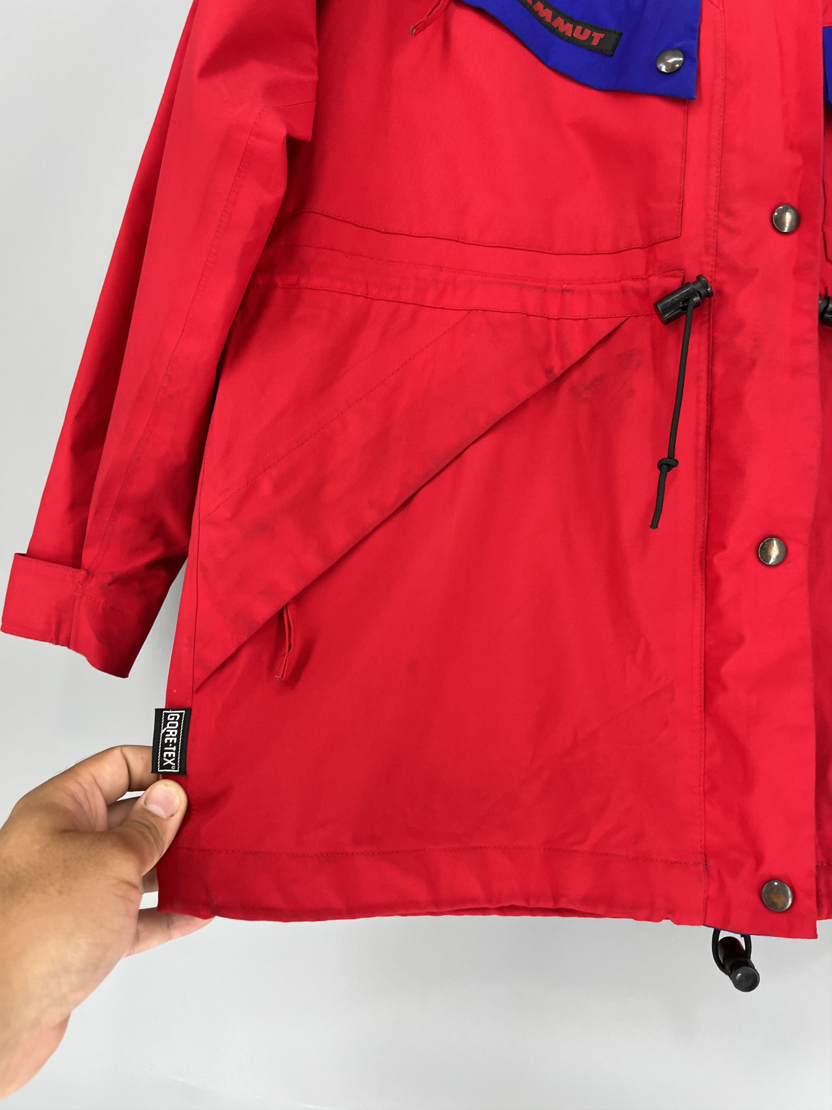 Mammut Vintage Mammut Dry Tech Gore Tex Ski Hooded Heavy Jacket Size US S / EU 44-46 / 1 - 12 Thumbnail