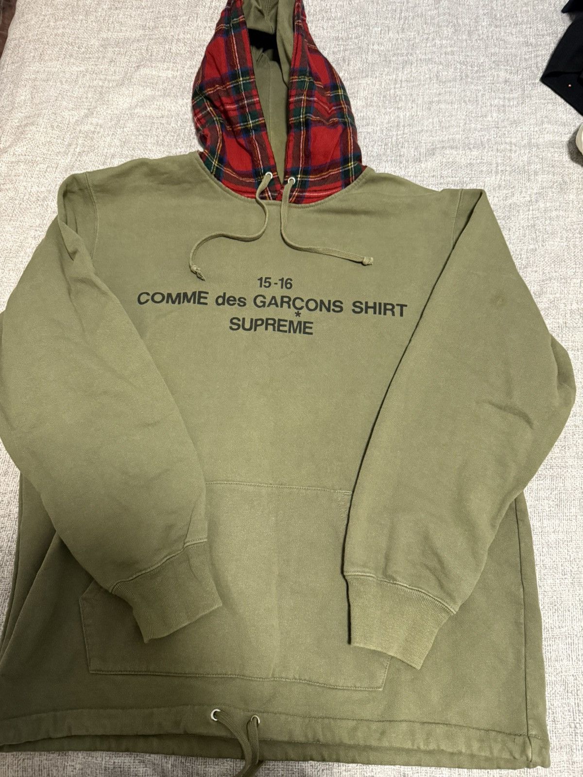 Comme des Garcons Supreme cdg Olive hooded sweatershirt Size US L / EU 52-54 / 3 - 1 Thumbnail