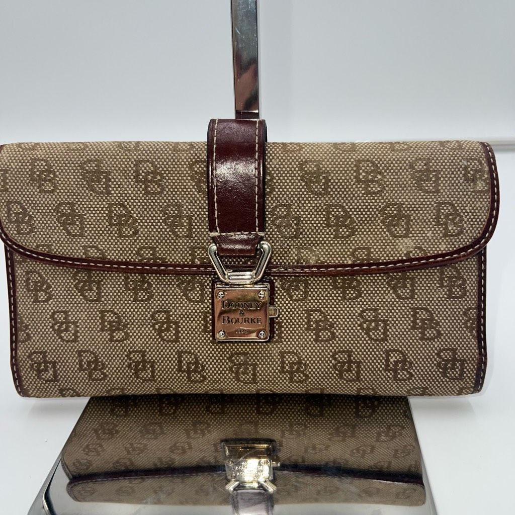 Dooney & Bourke Dooney & Bourke Vintage Piston Lock Long Canvas Signature Wa Size ONE SIZE - 1 Thumbnail