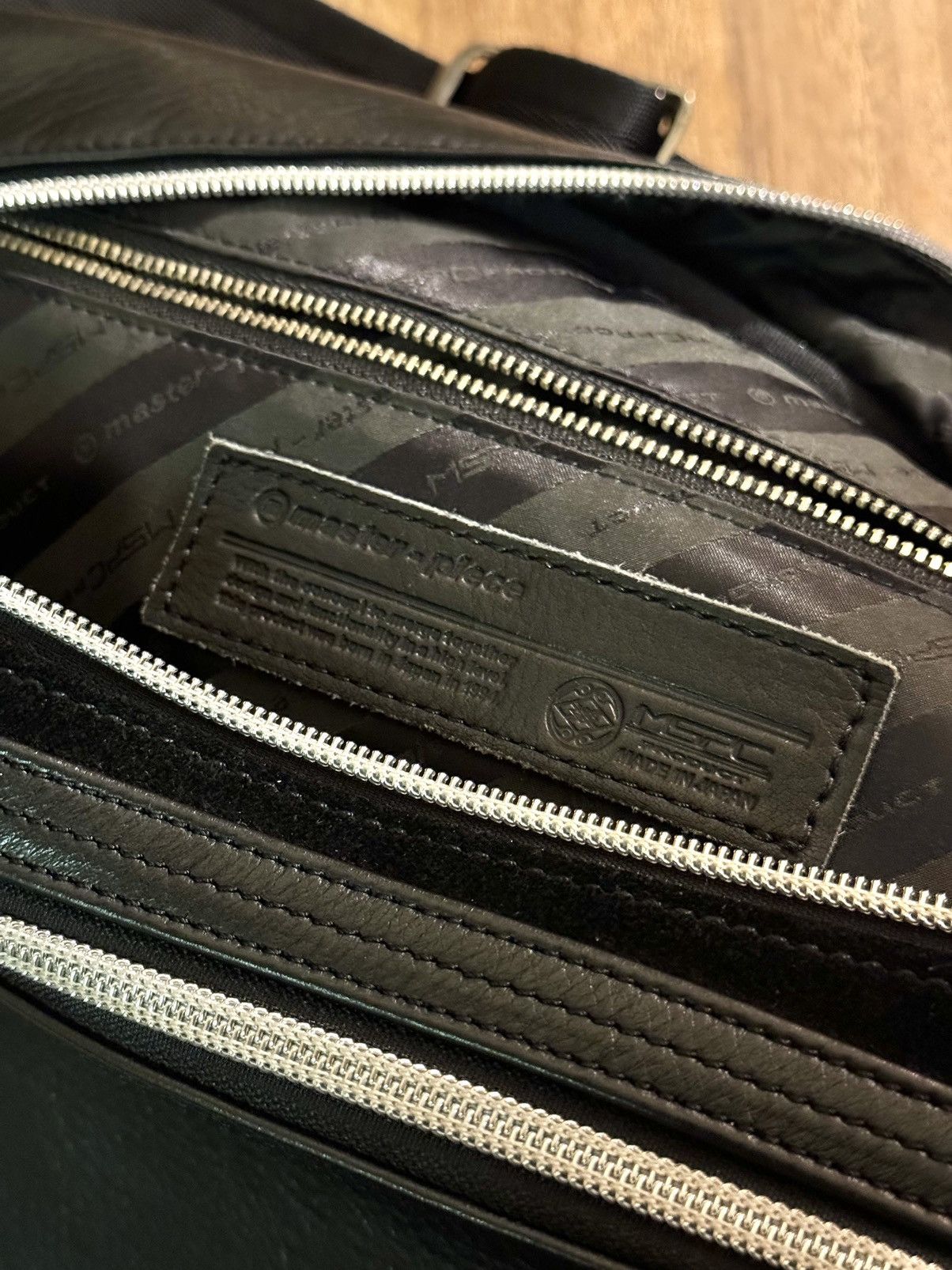 Japanese Brand × MasterPiece mspc masterpiece black leather big bump bag Size ONE SIZE - 9 Thumbnail